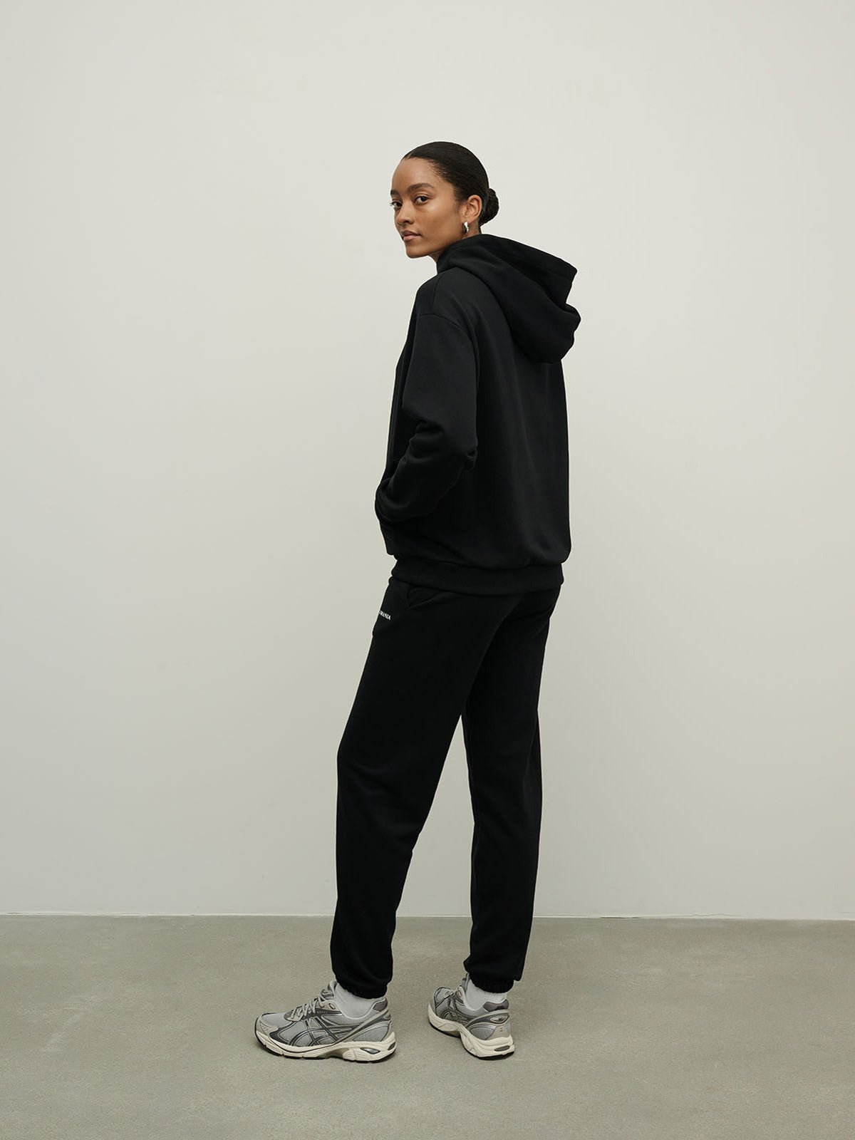 BLUZA Z KAPTUREM EVERY BLACK