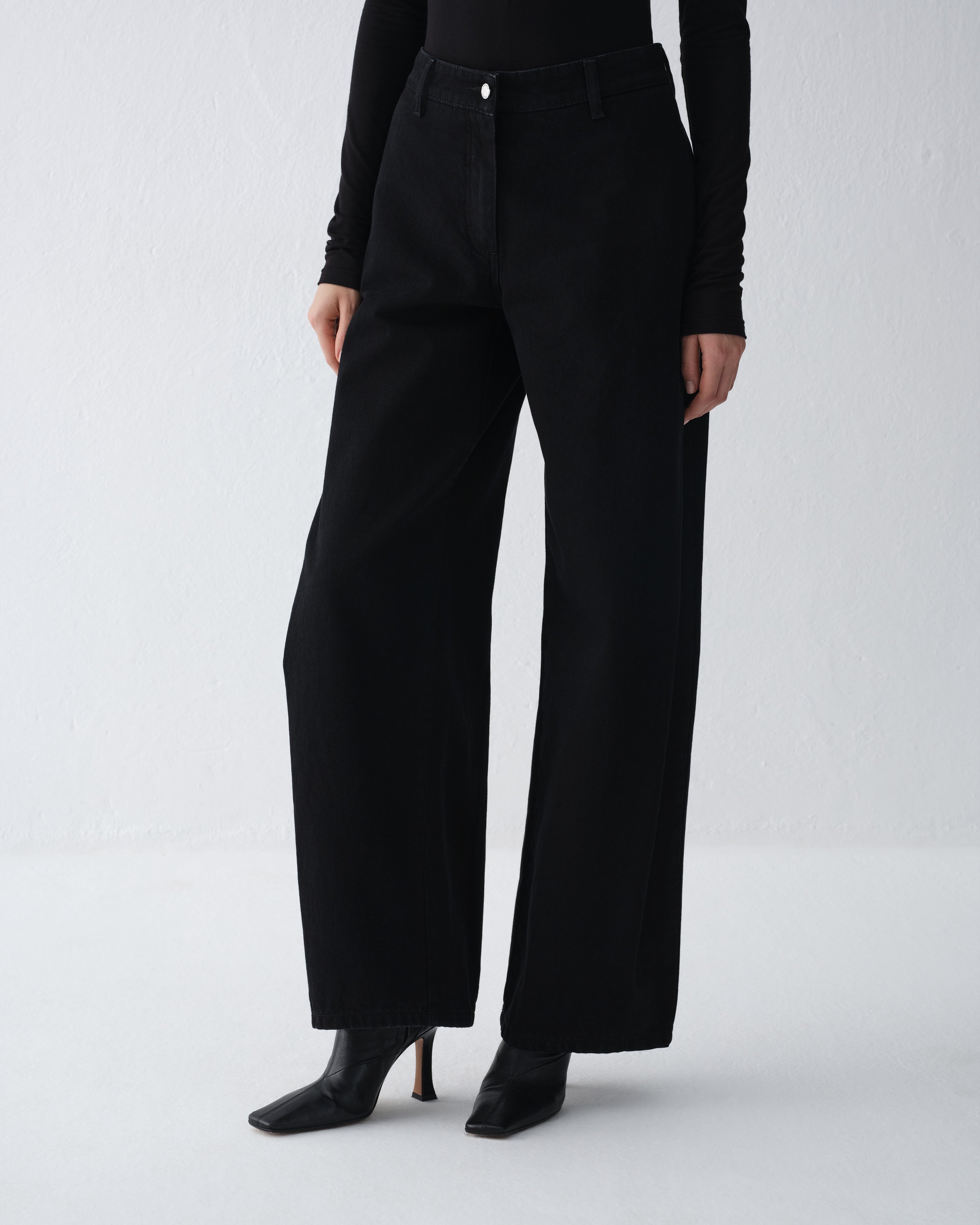 JEANSY COSMO BLACK