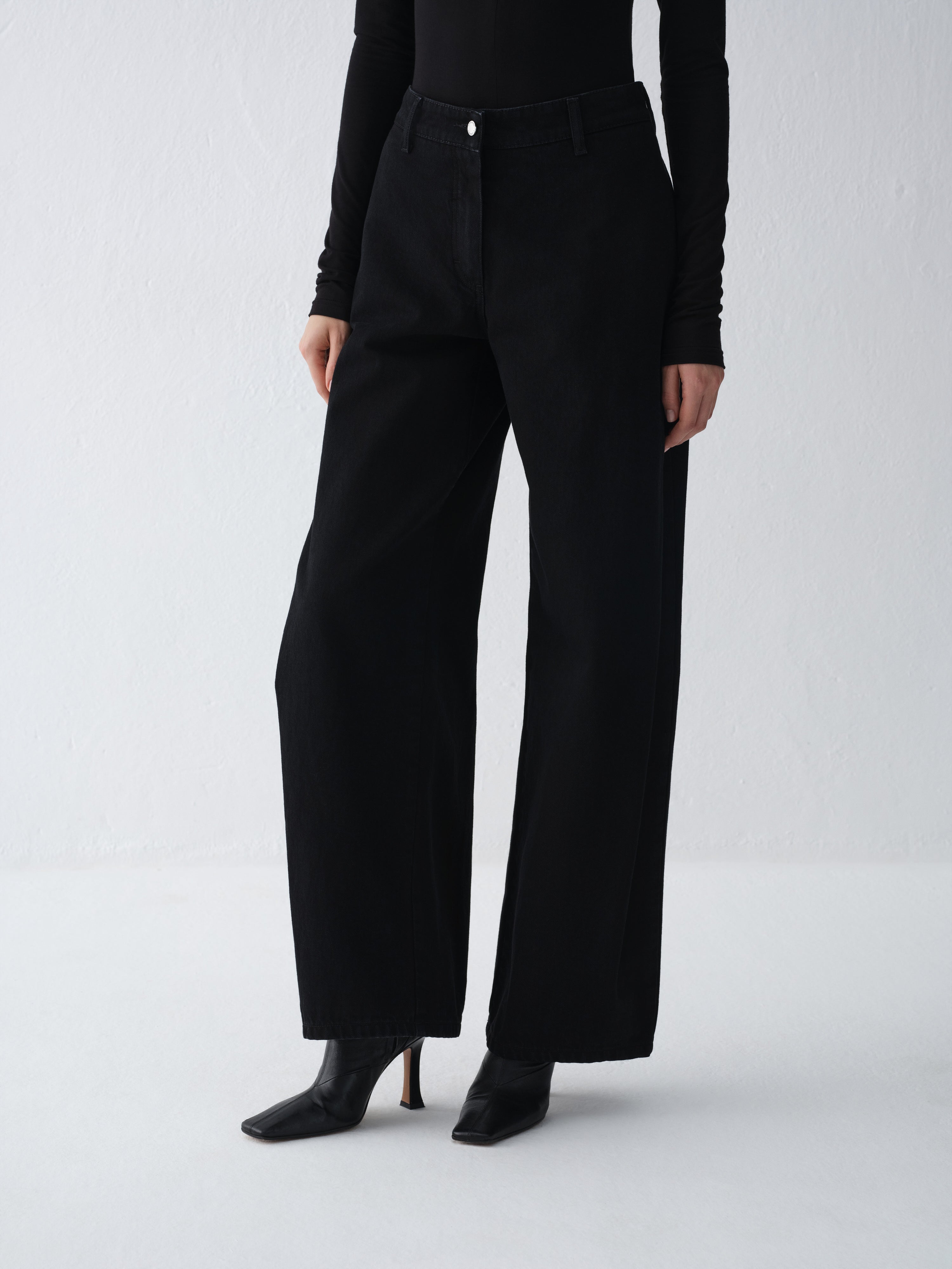 JEANSY COSMO BLACK