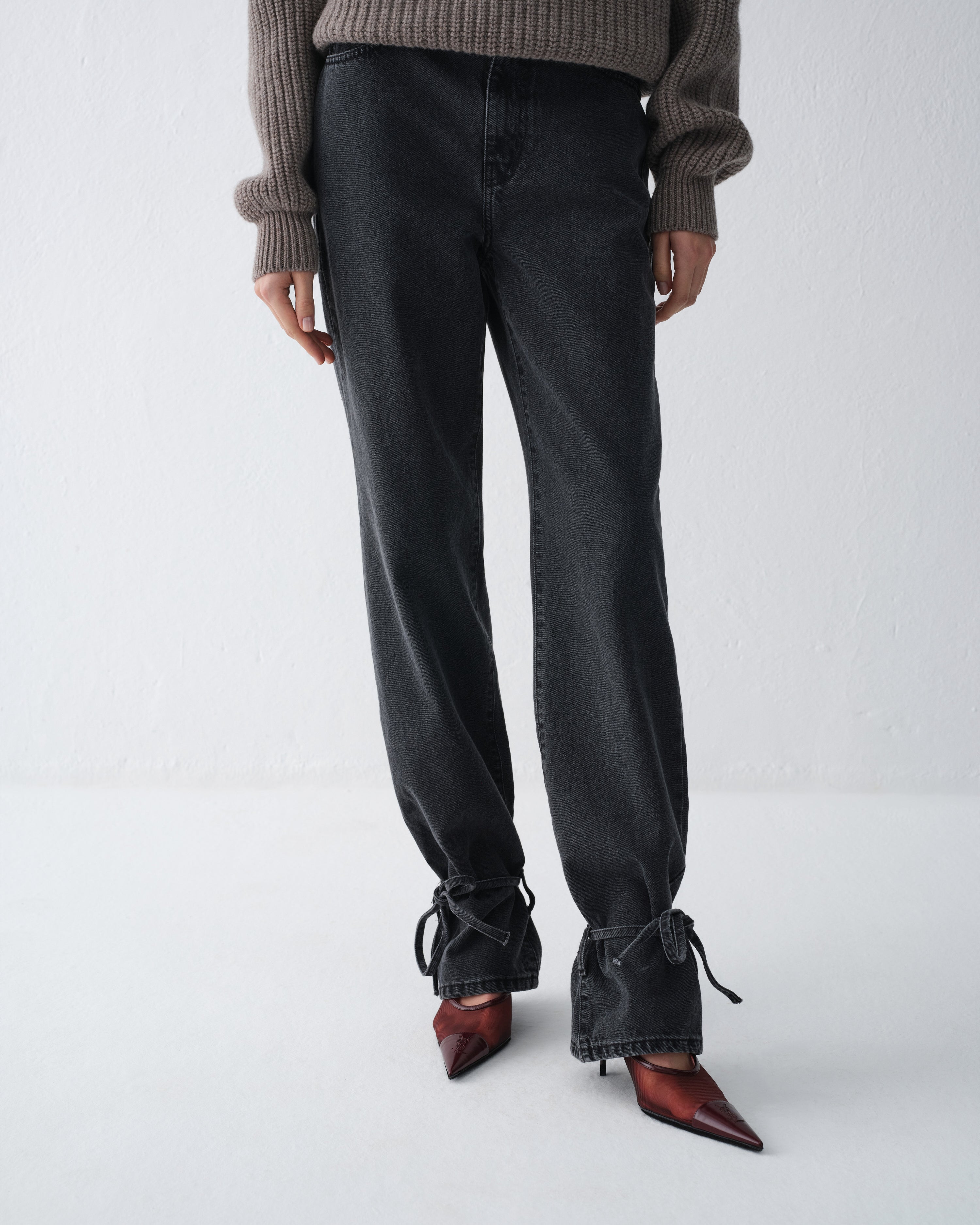 JEANSY ETZI BLACK