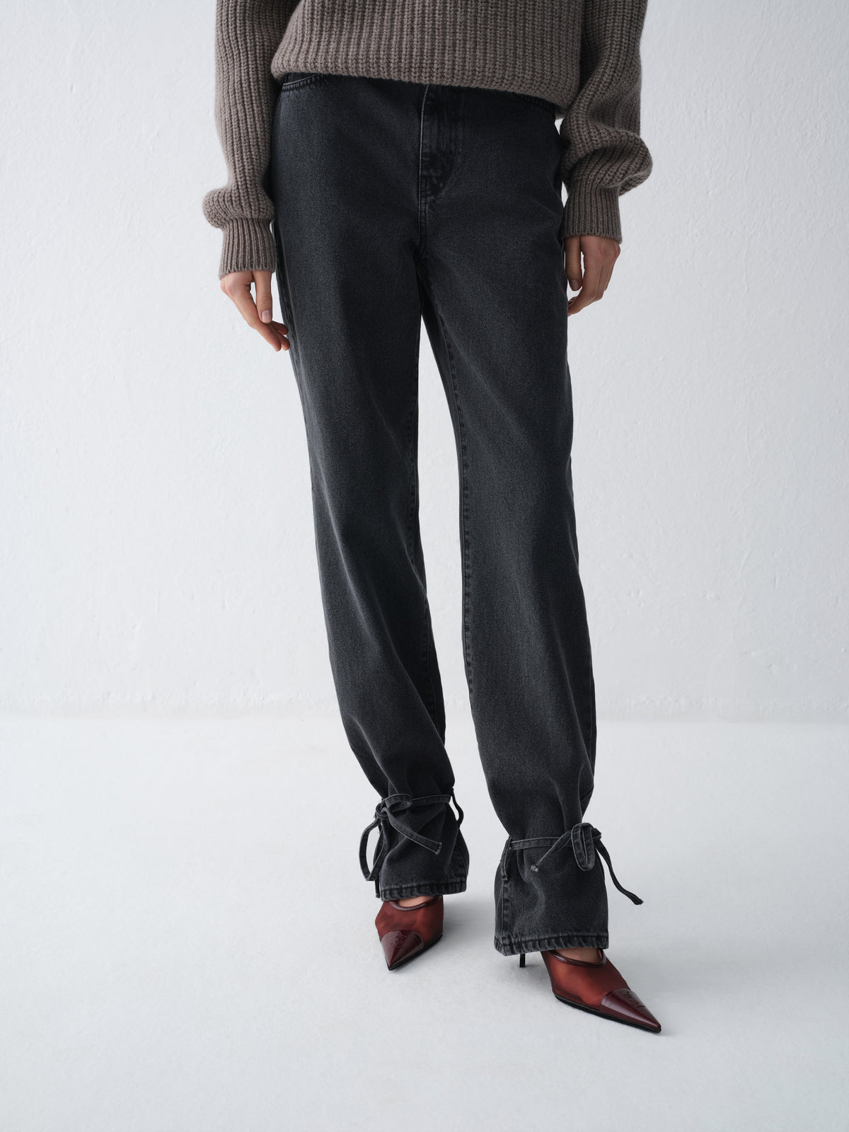 JEANSY ETZI BLACK