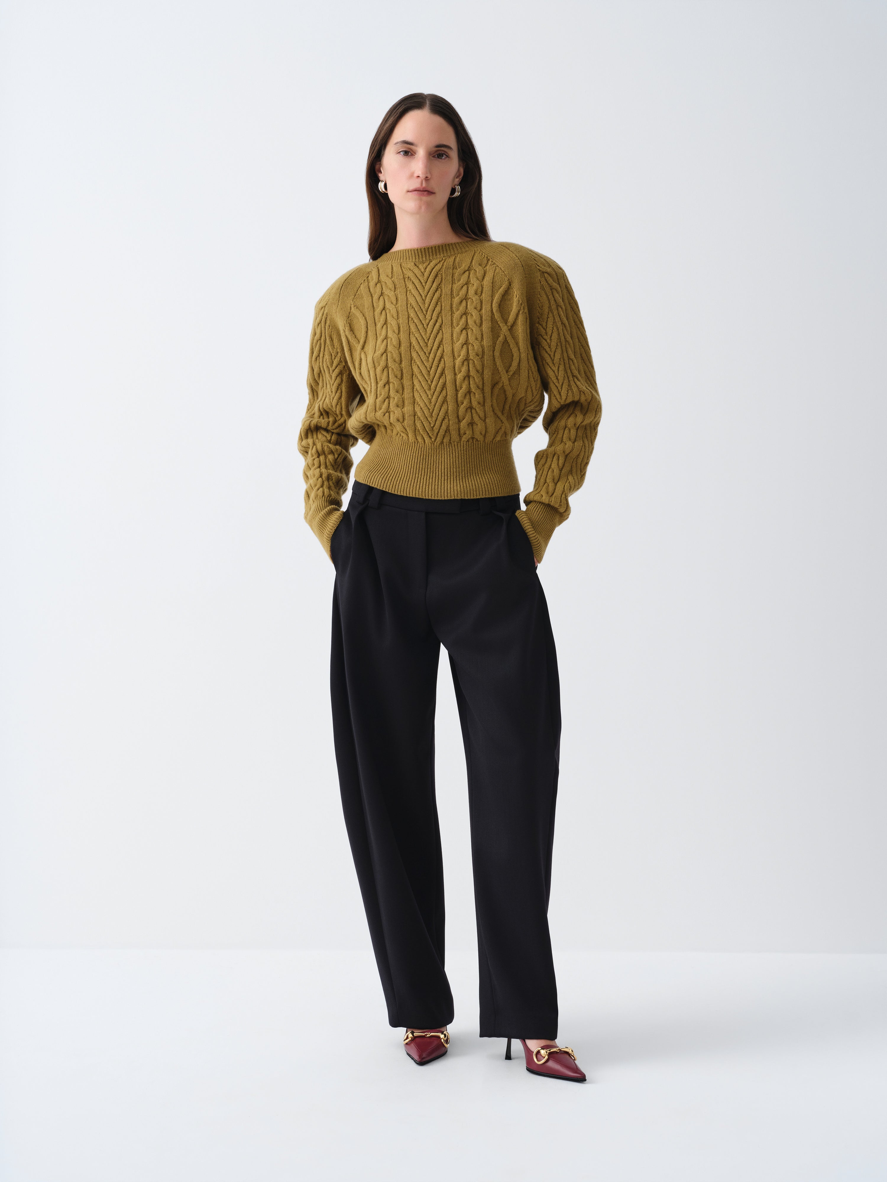 BOWIE OLIVE SWEATER