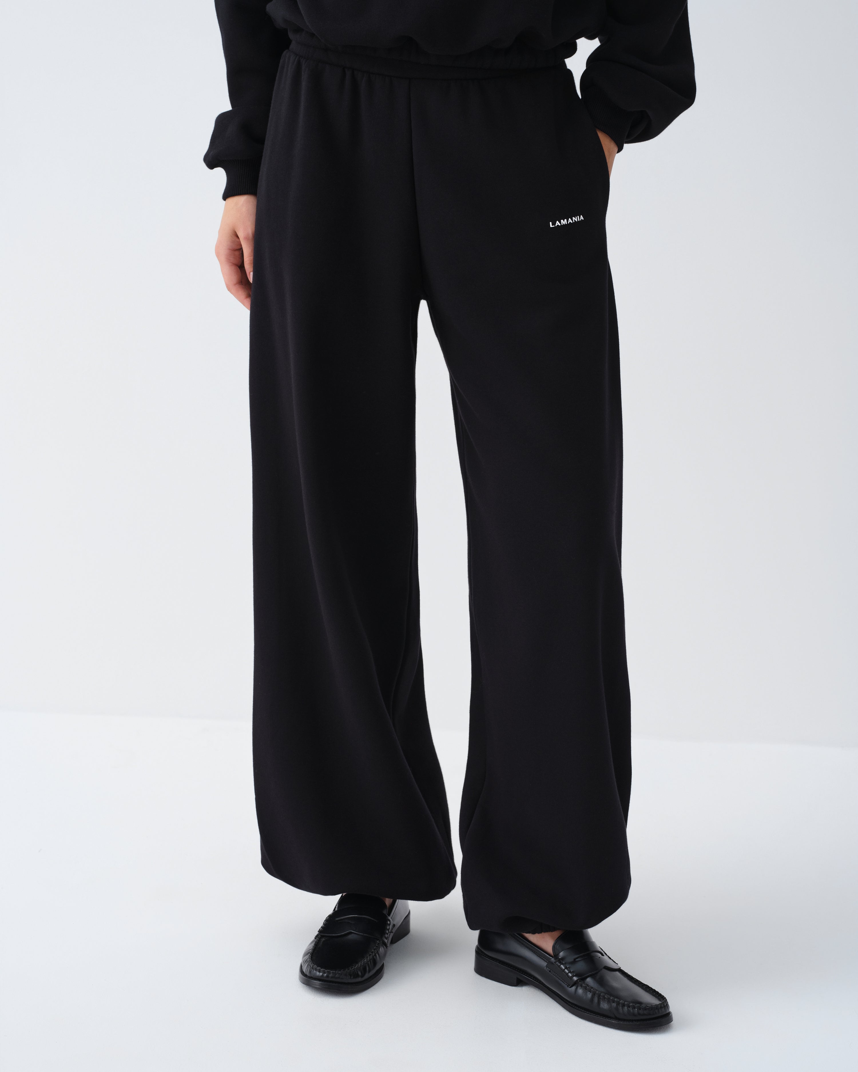 ALYA BLACK SWEATPANTS