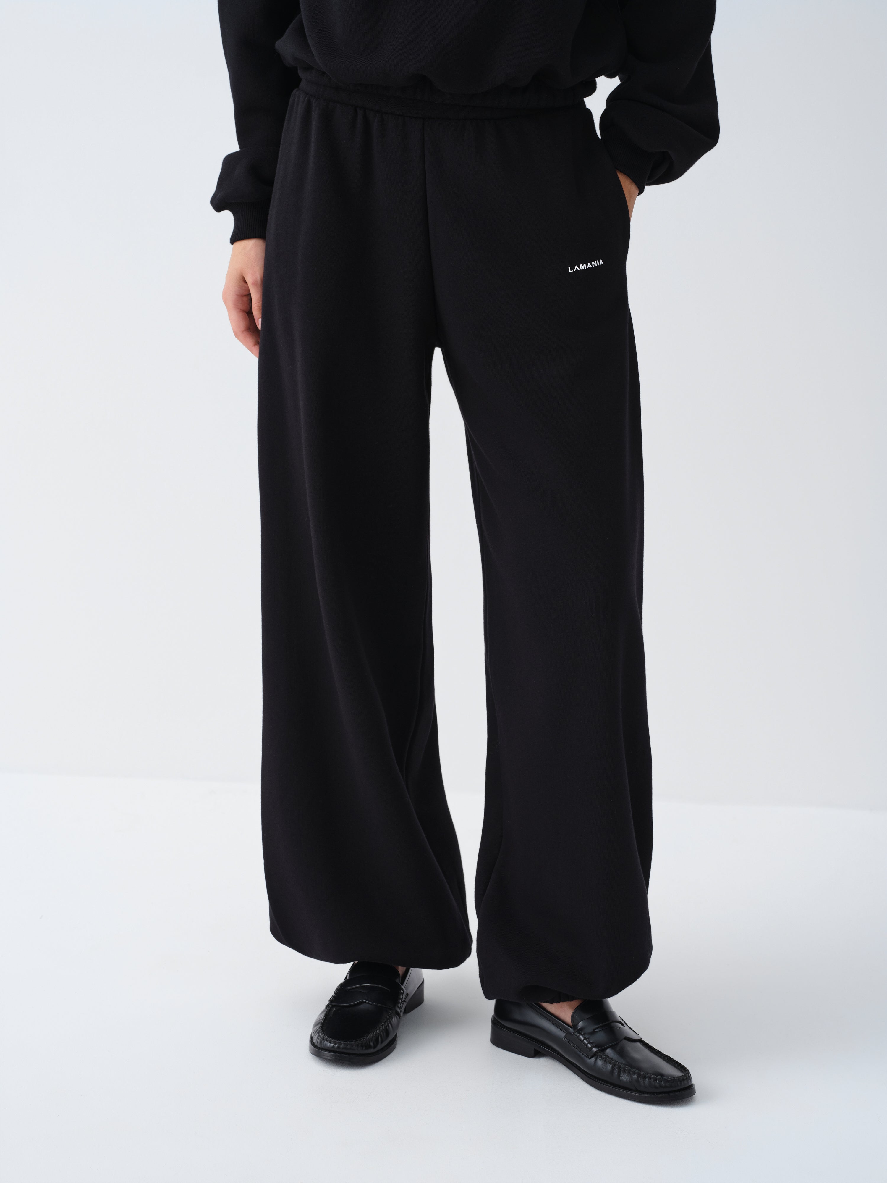 ALYA BLACK SWEATPANTS