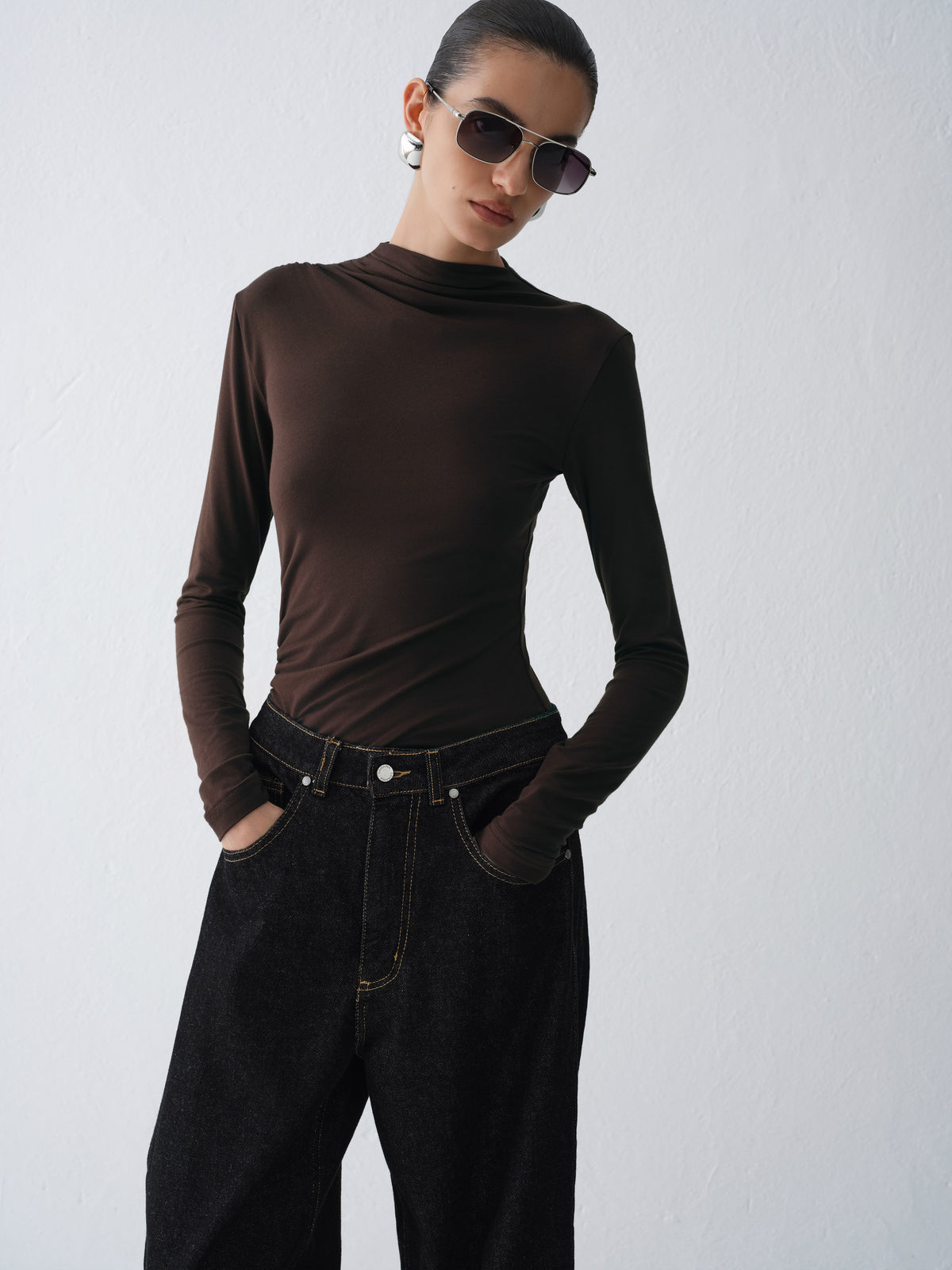 LONGSLEEVE APRIL DARK CHOCOLATE