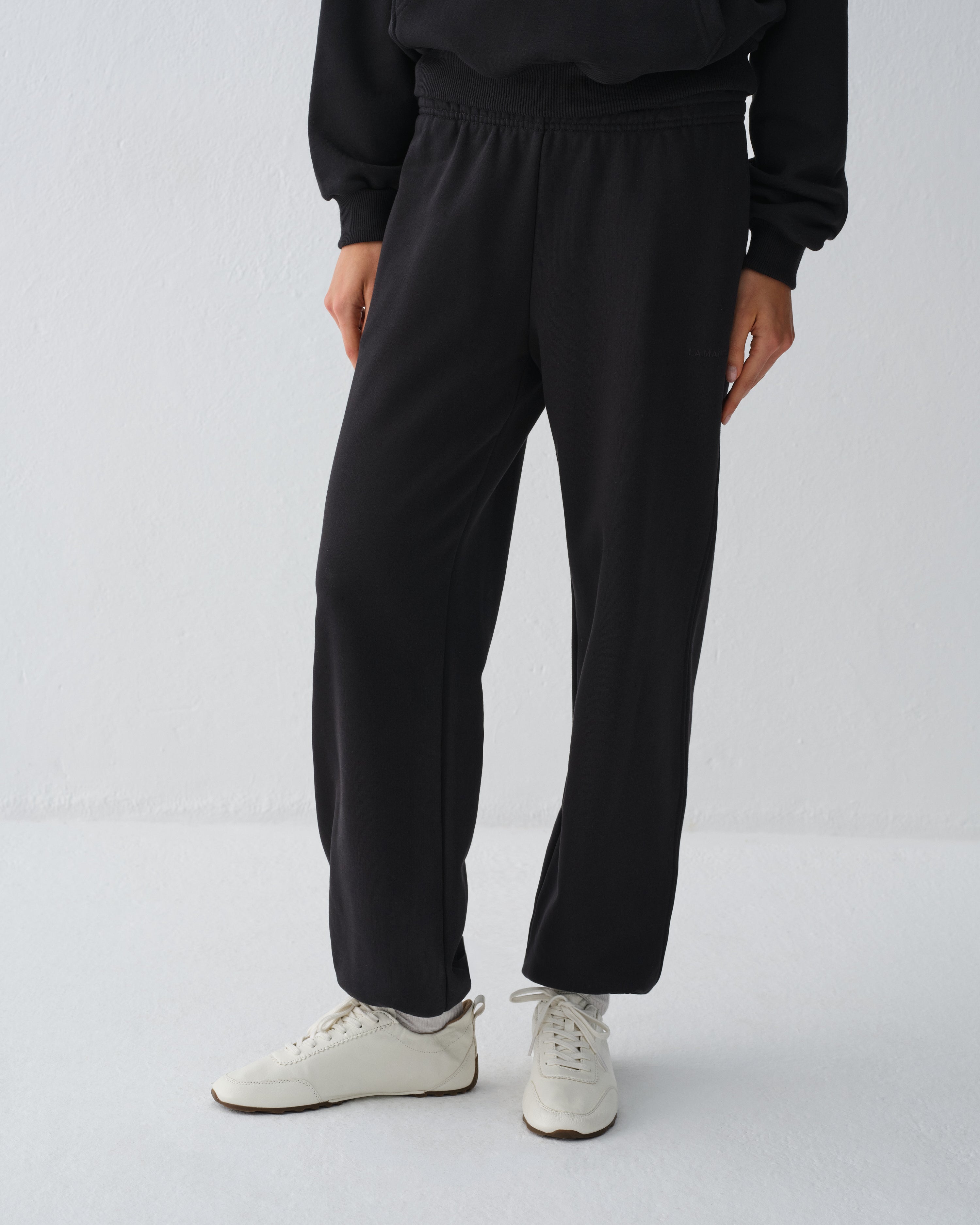 AXEL BLACK SWEATPANTS