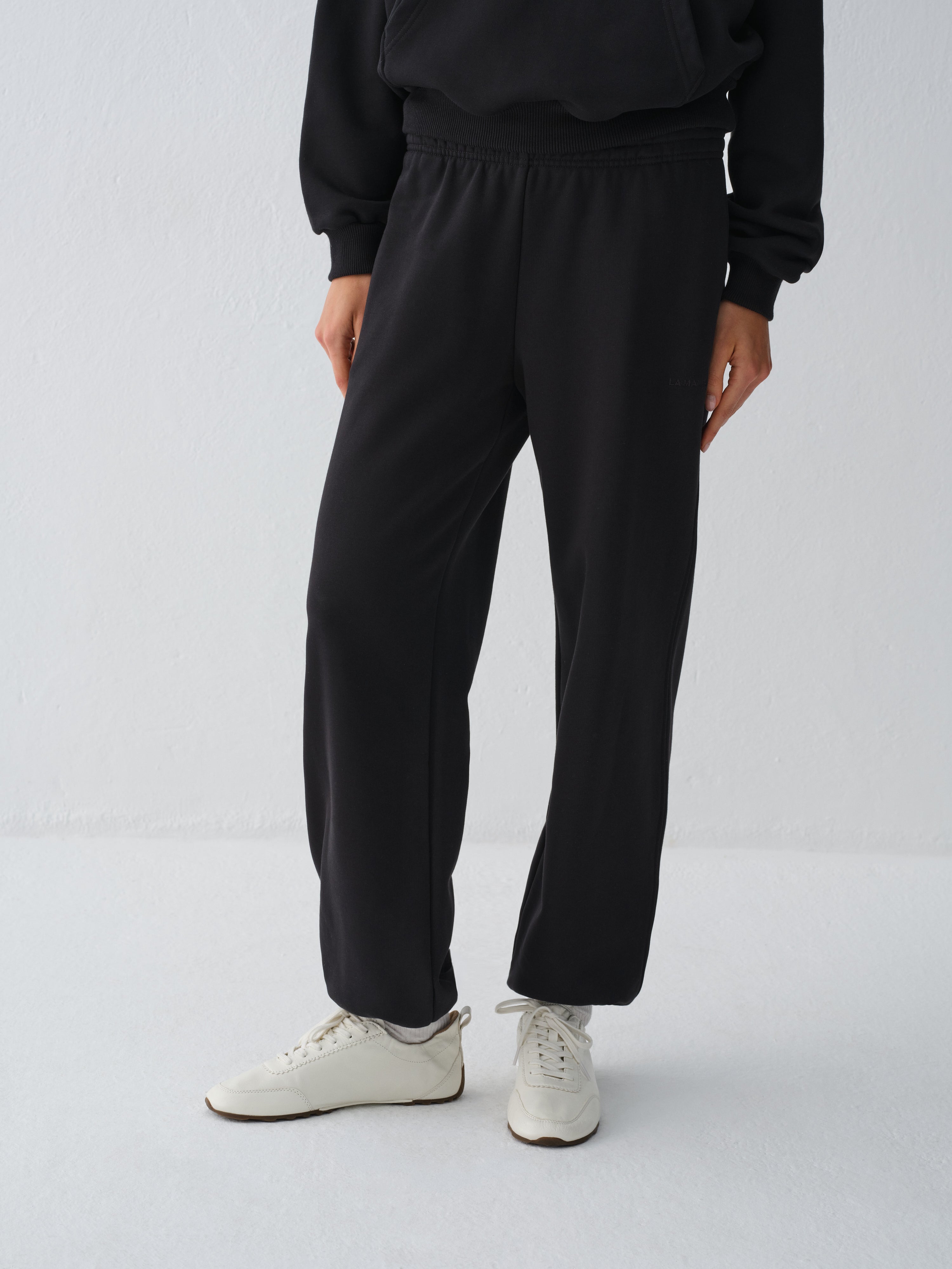 AXEL BLACK SWEATPANTS