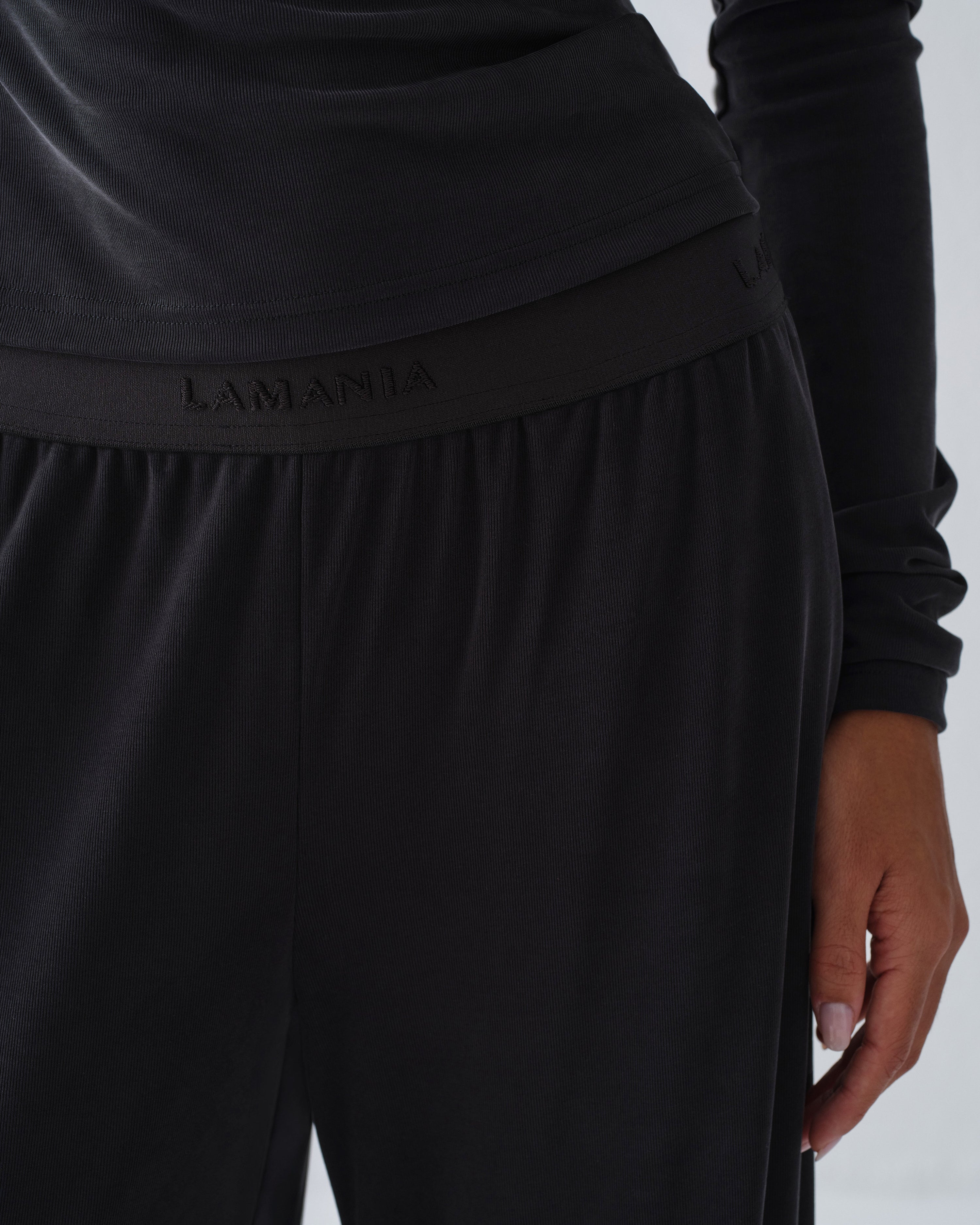 BETH BLACK SWEATPANTS