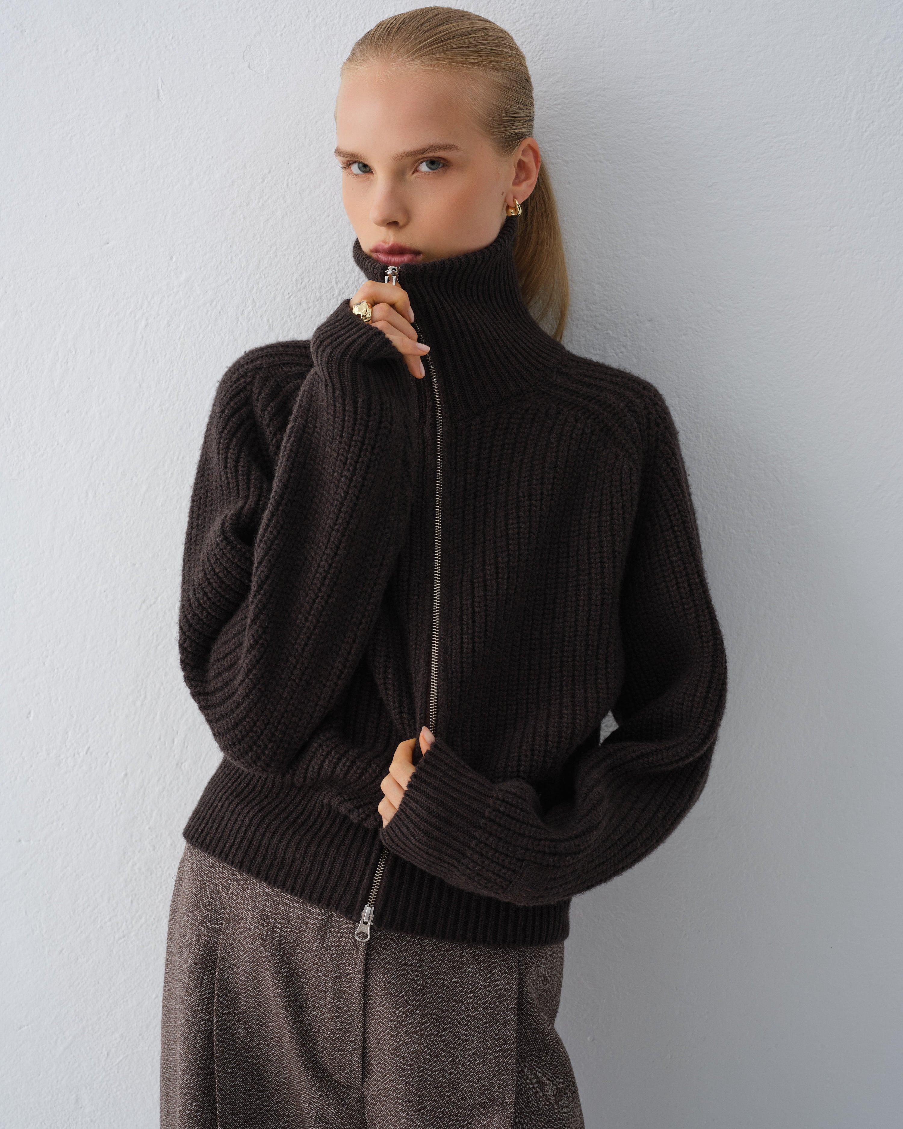 SWETER FENN DARK CHOCOLATE