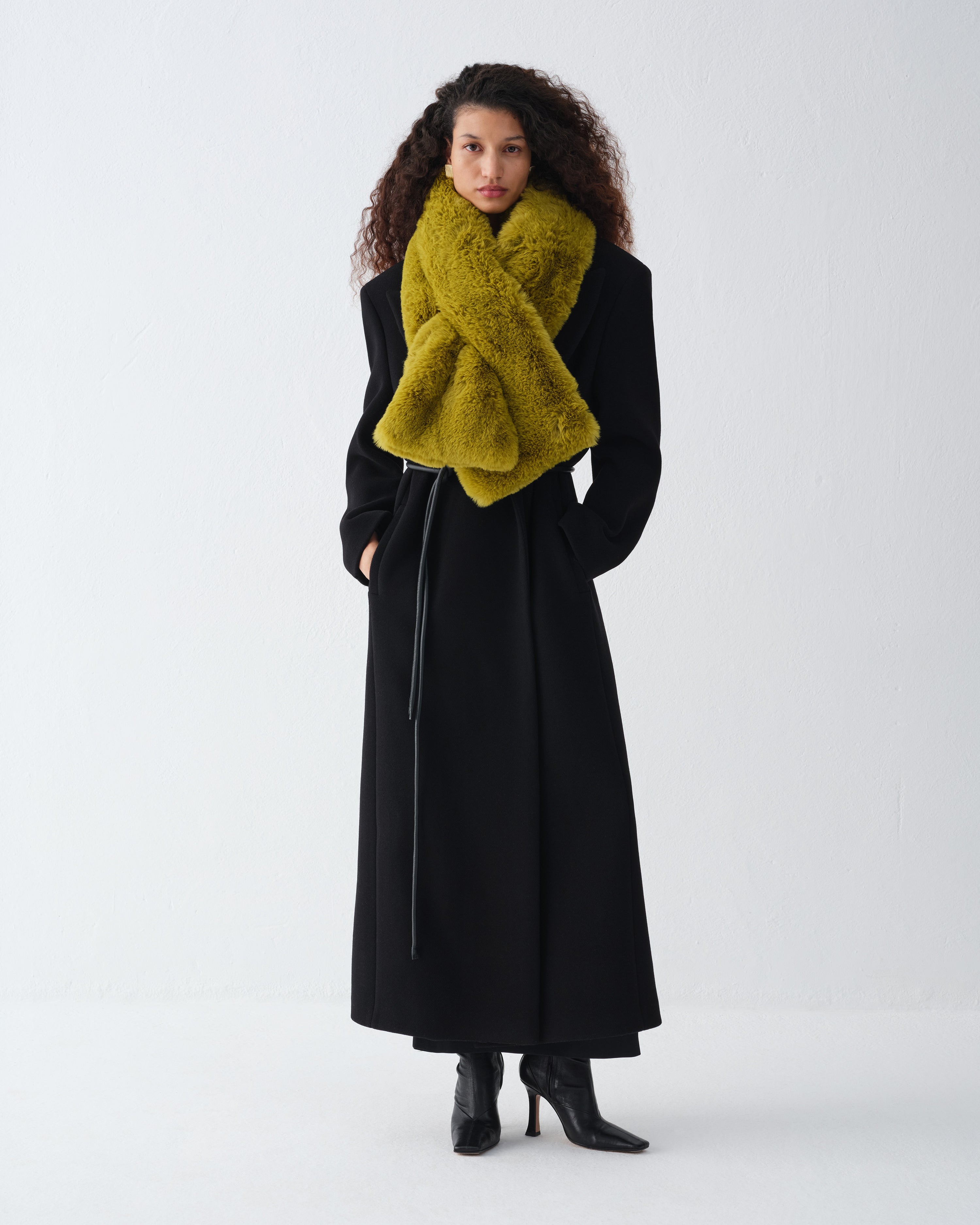 PELAGE OLIVE STOLE
