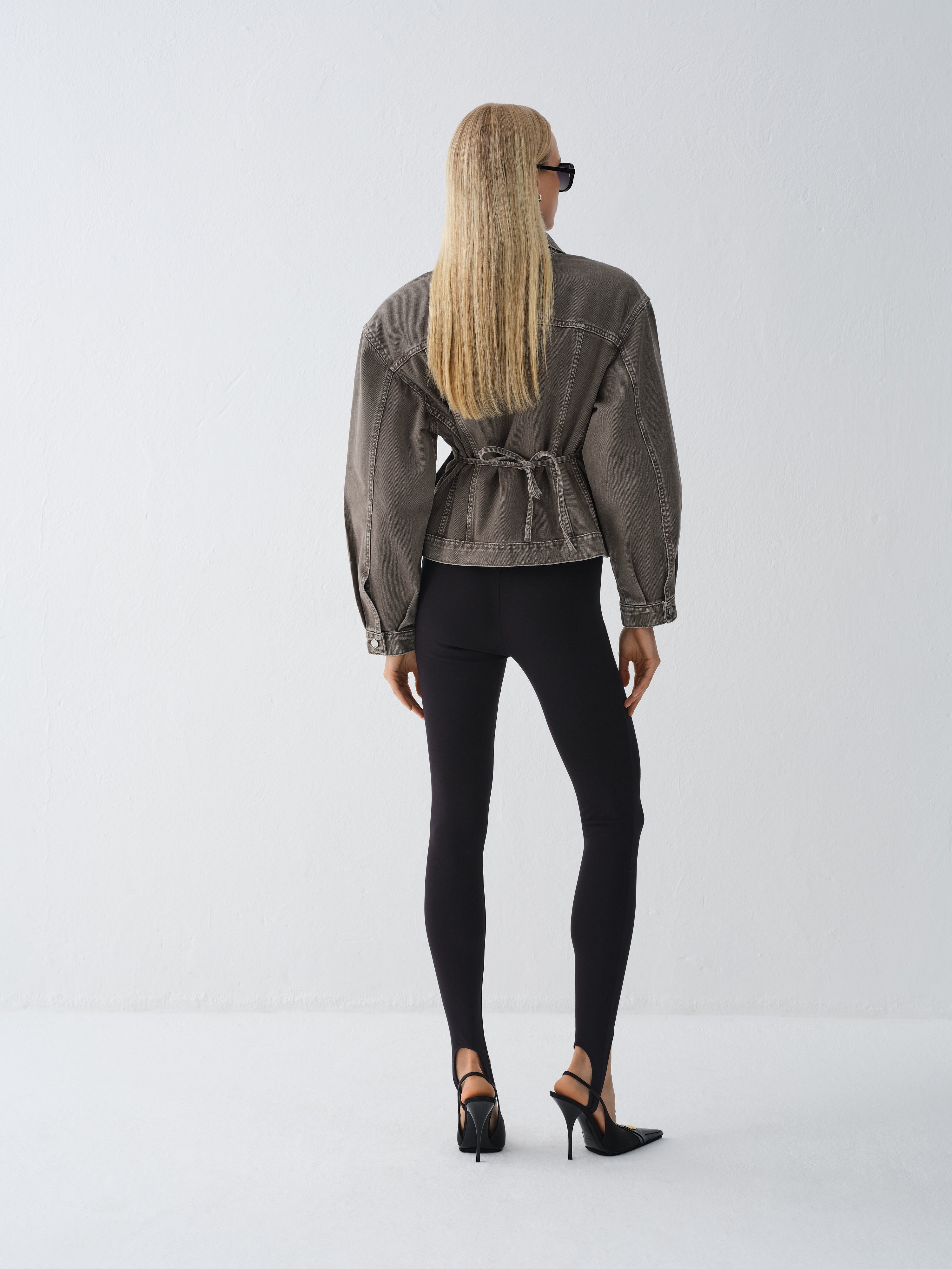 LYORA BLACK
