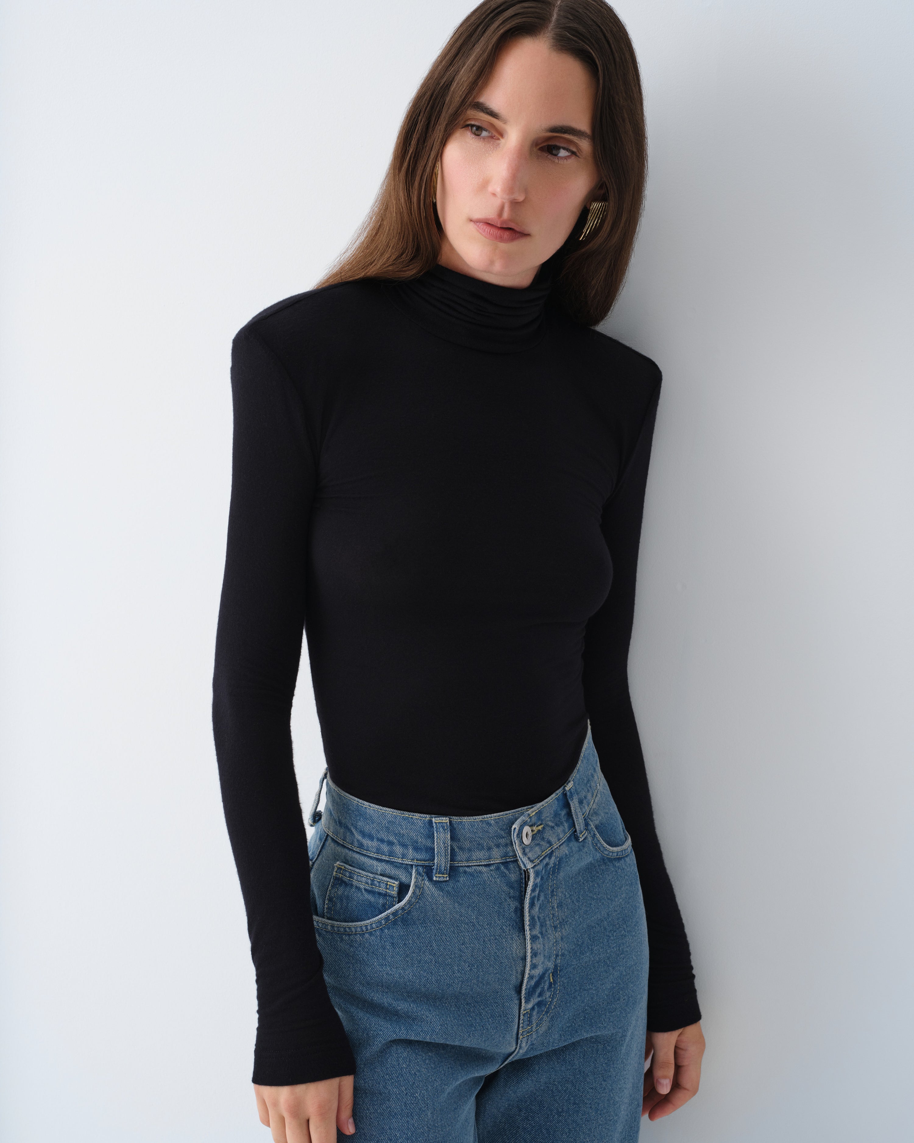 MAICA BLACK TURTLENECK