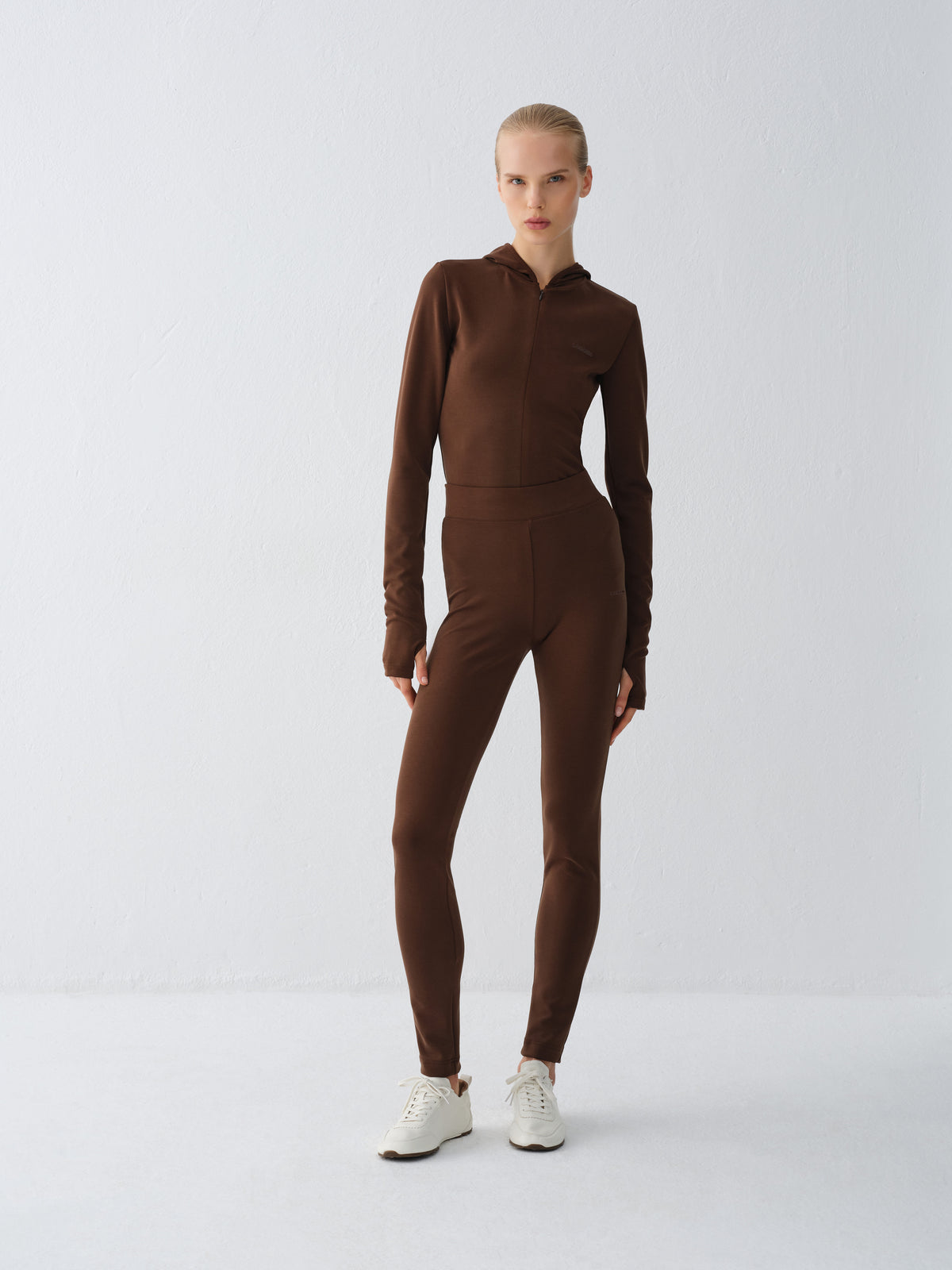 BLUZA Z KAPTUREM MANDIE DARK CHOCOLATE
