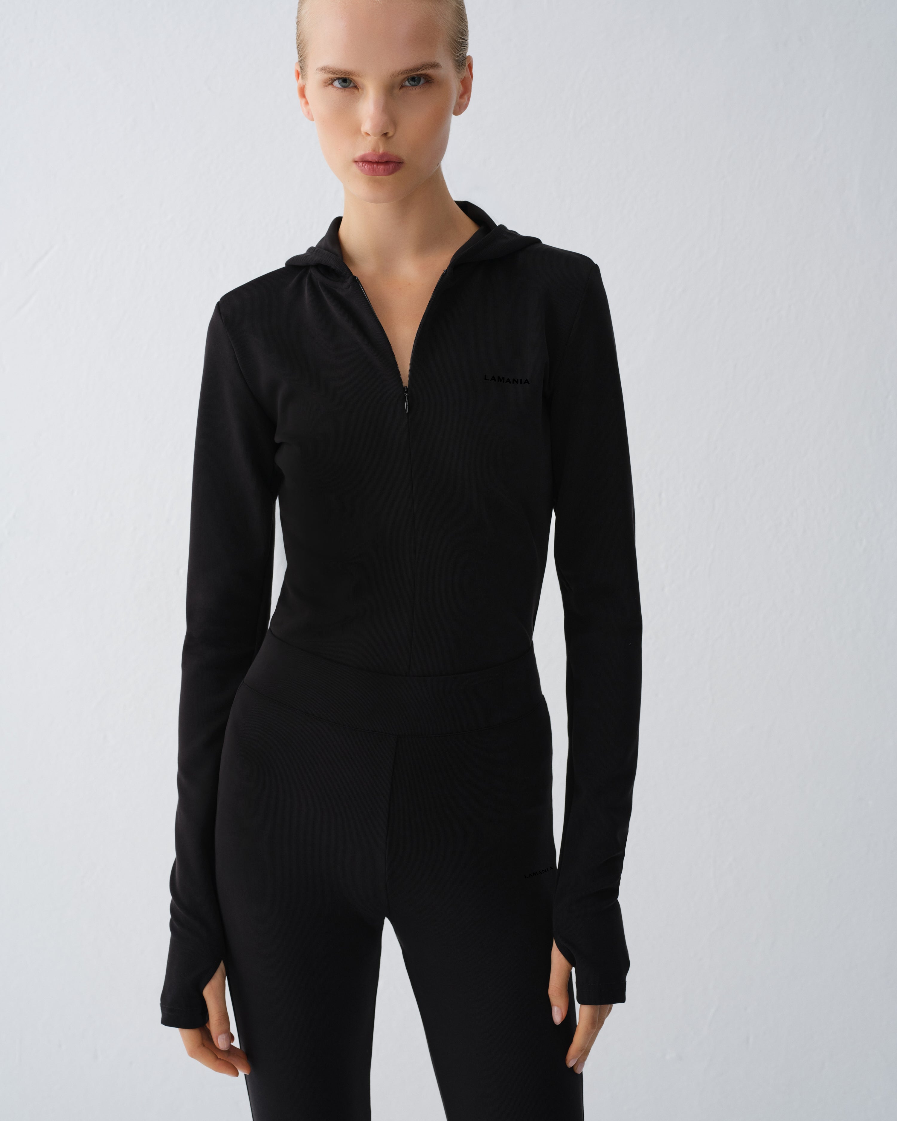 BLUZA Z KAPTUREM MANDIE BLACK