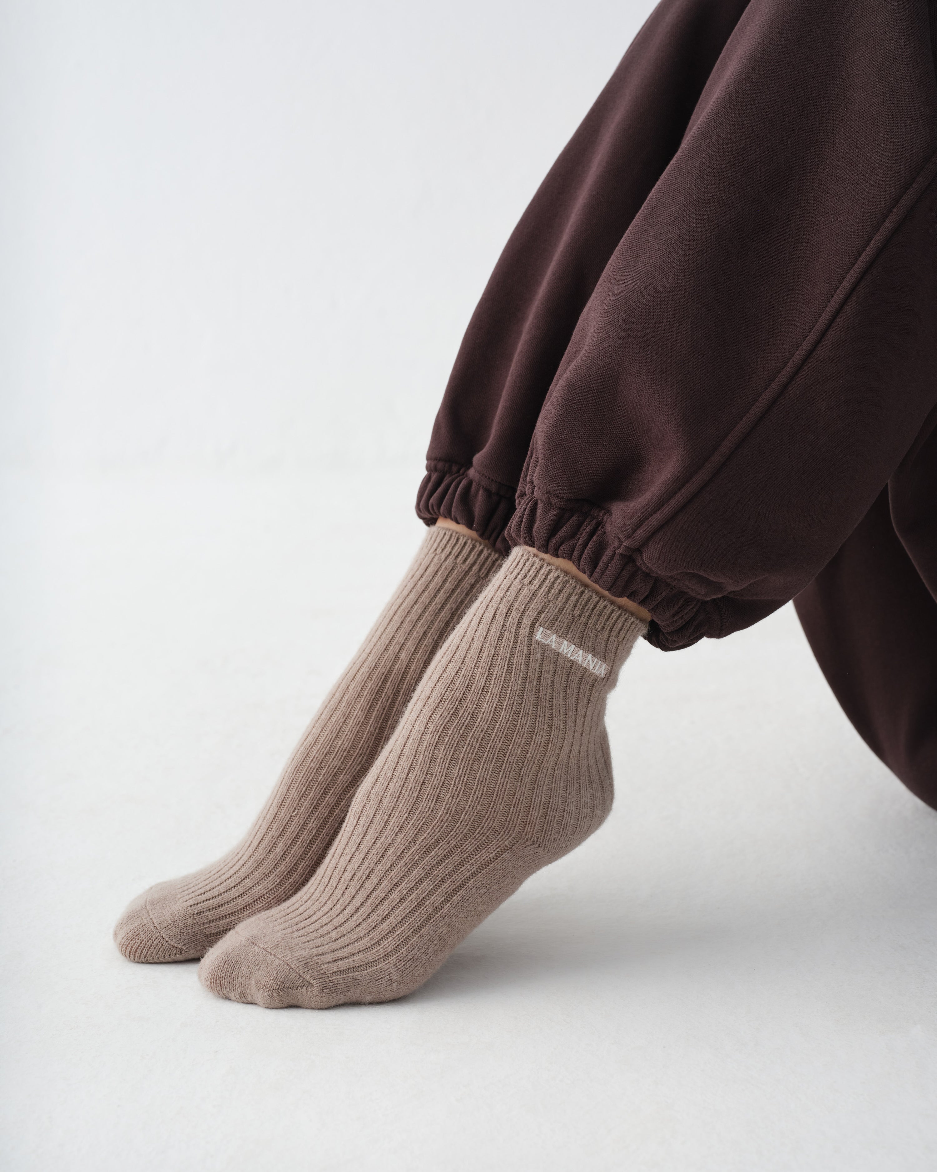NICOLO TAUPE SOCKS