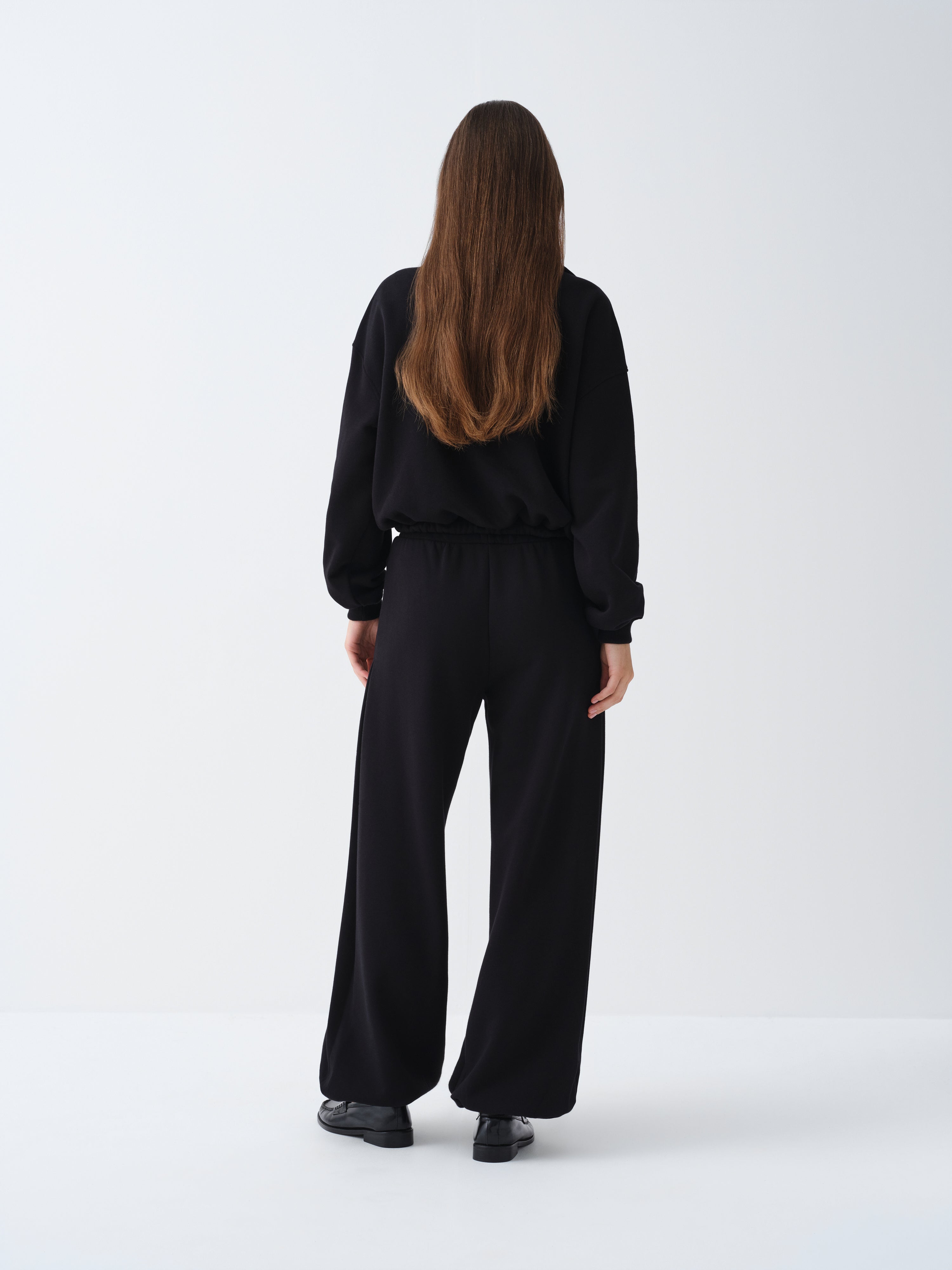 RISA BLACK SWEATSHIRT