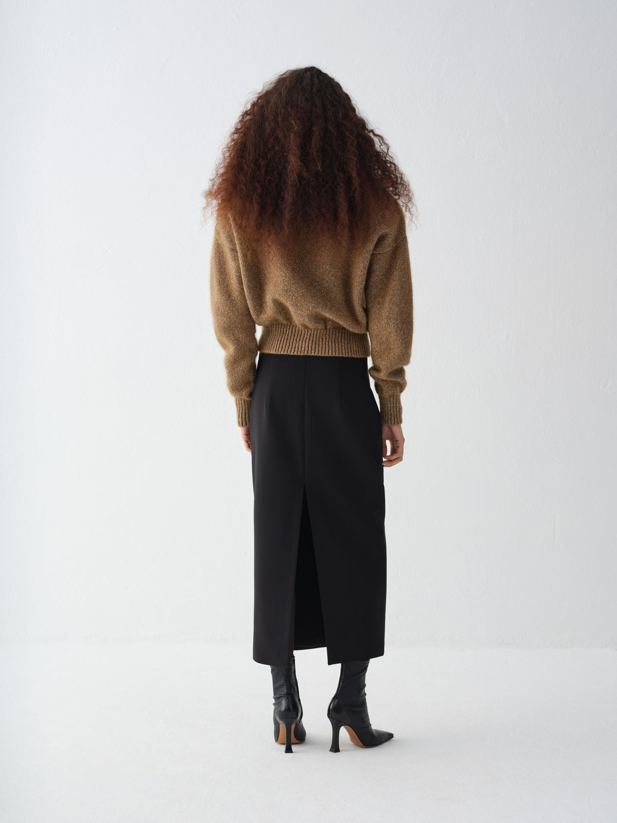 THEIA BEIGE SWEATER