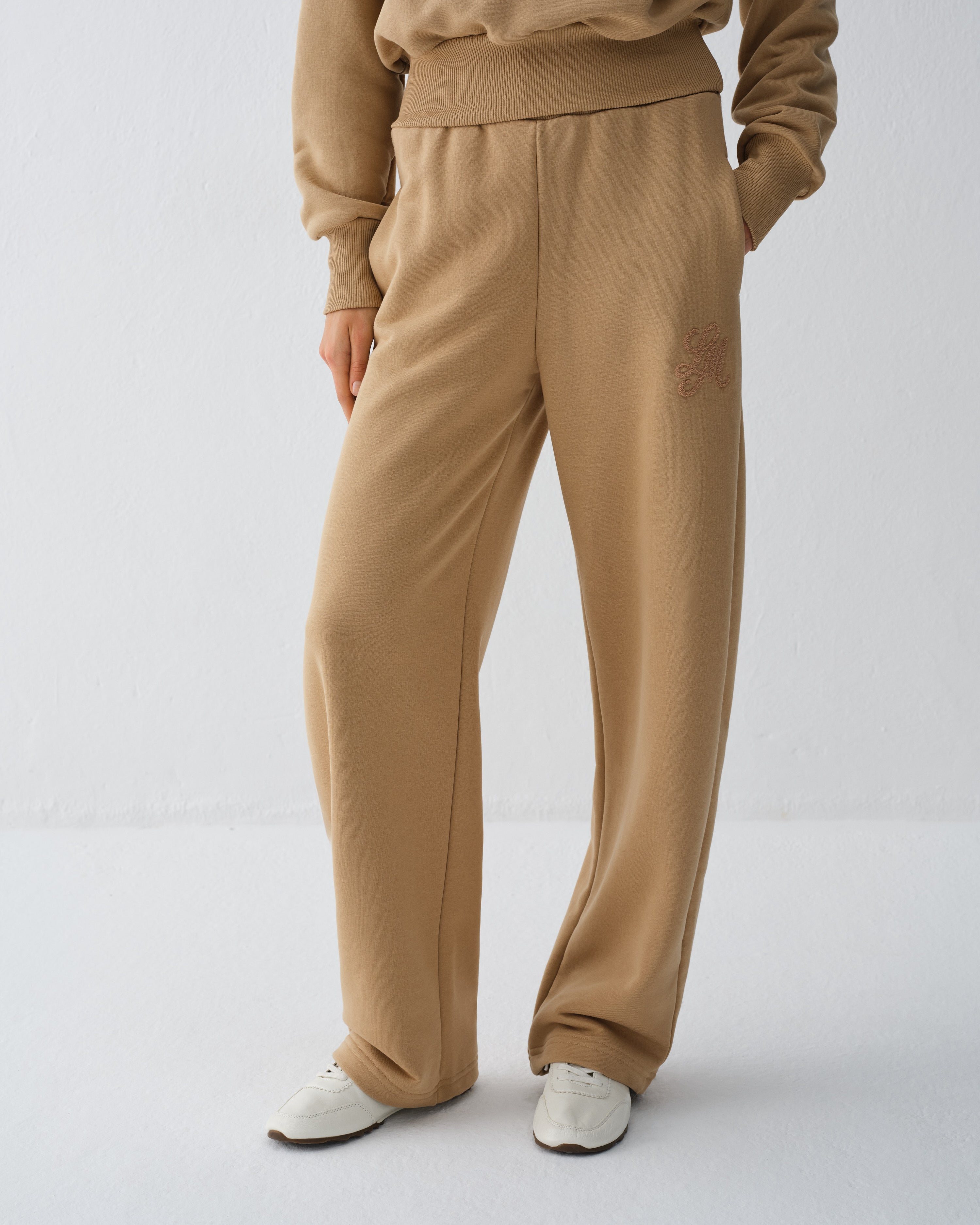 ZAYA BEIGE SWEATPANTS