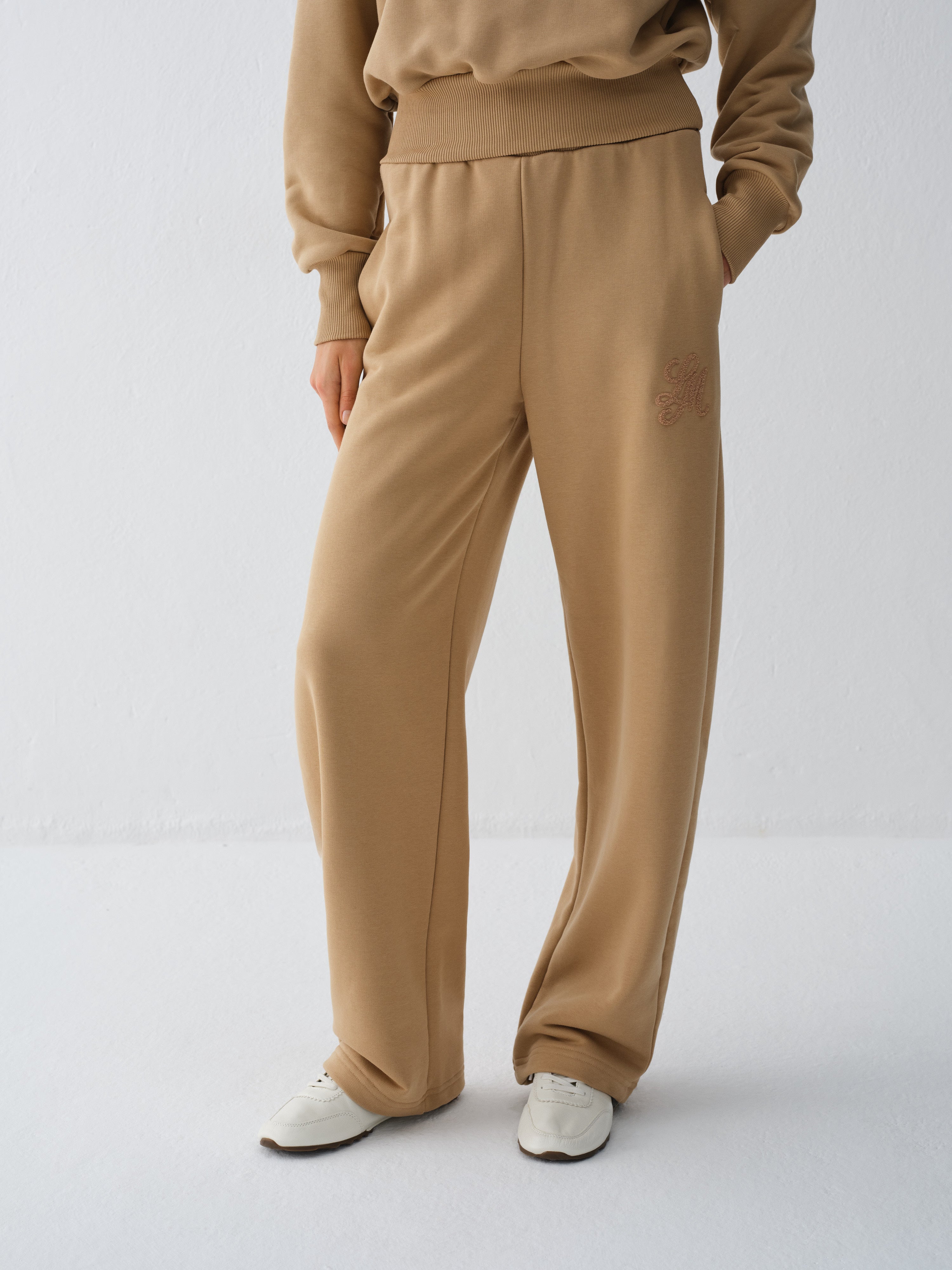 ZAYA BEIGE SWEATPANTS