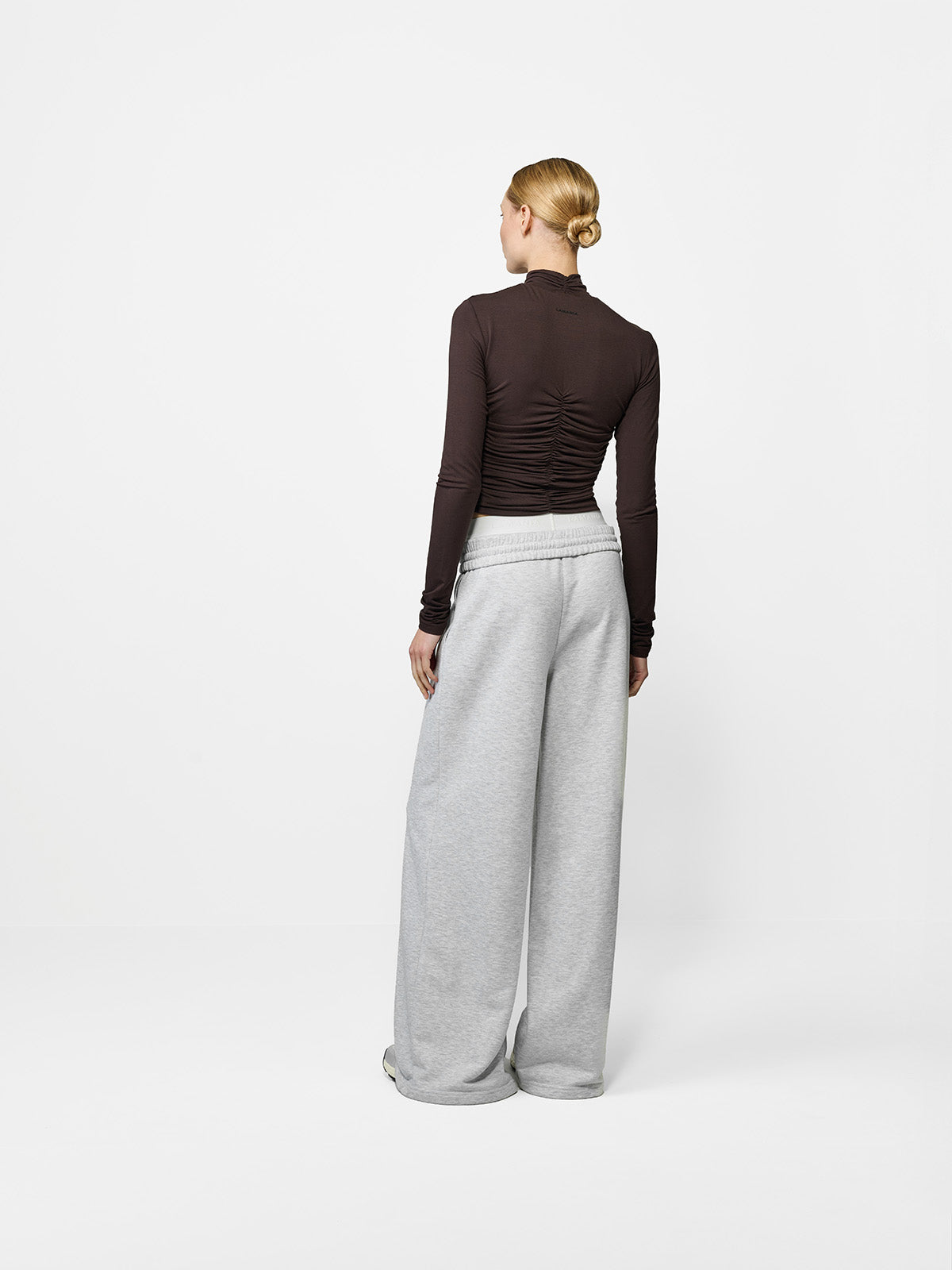 LONGSLEEVE ANNIKA DARK CHOCOLATE
