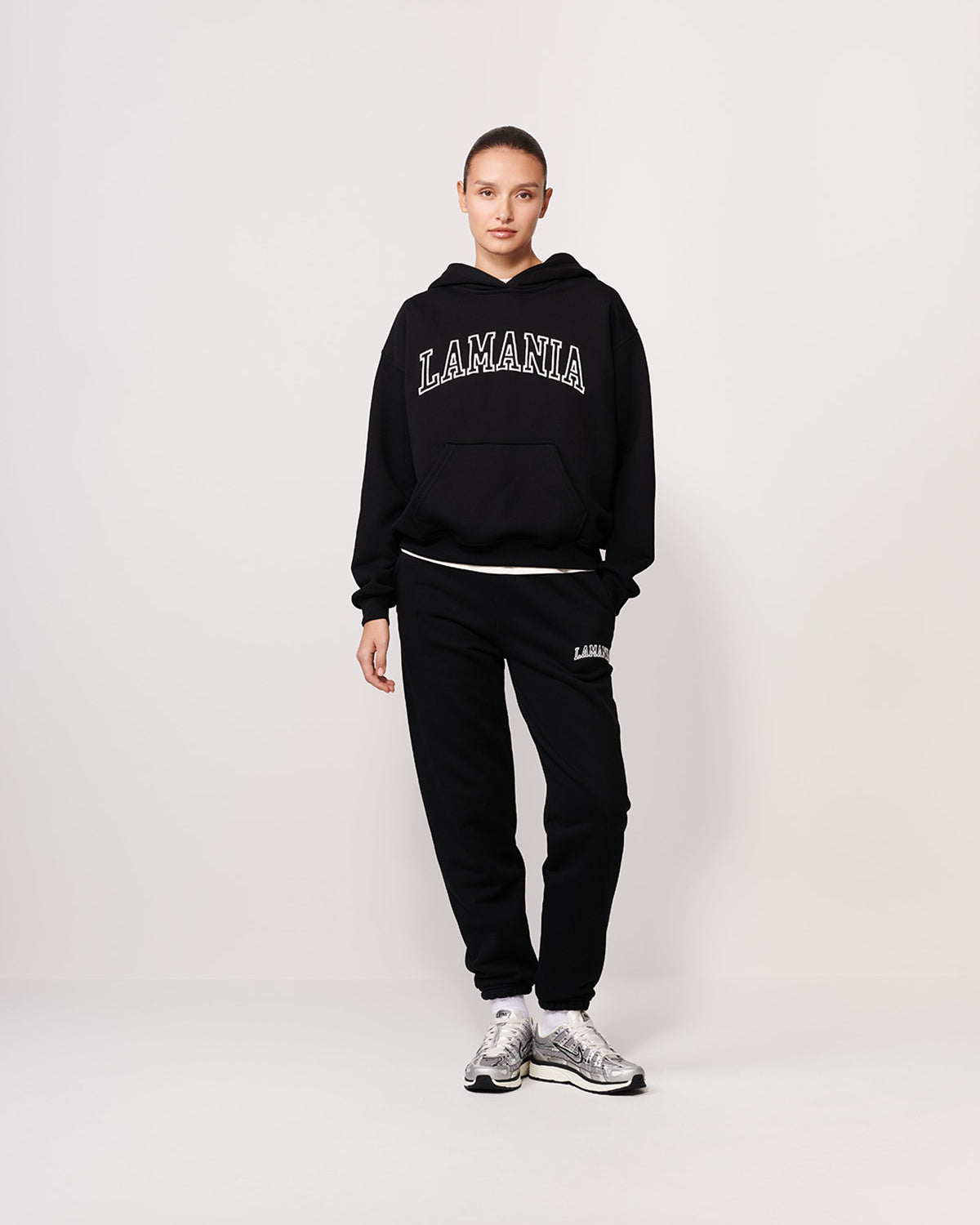 BLUZA Z KAPTUREM PERFECT BLACK