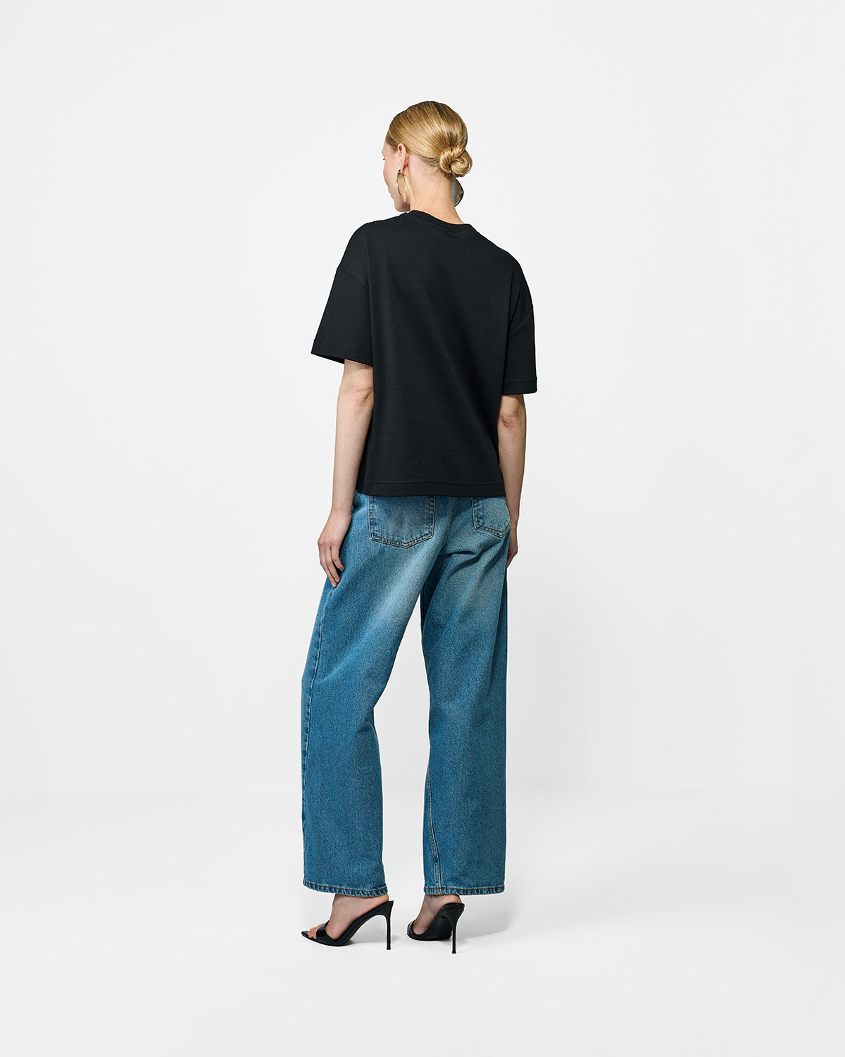 T-SHIRT AVE BLACK