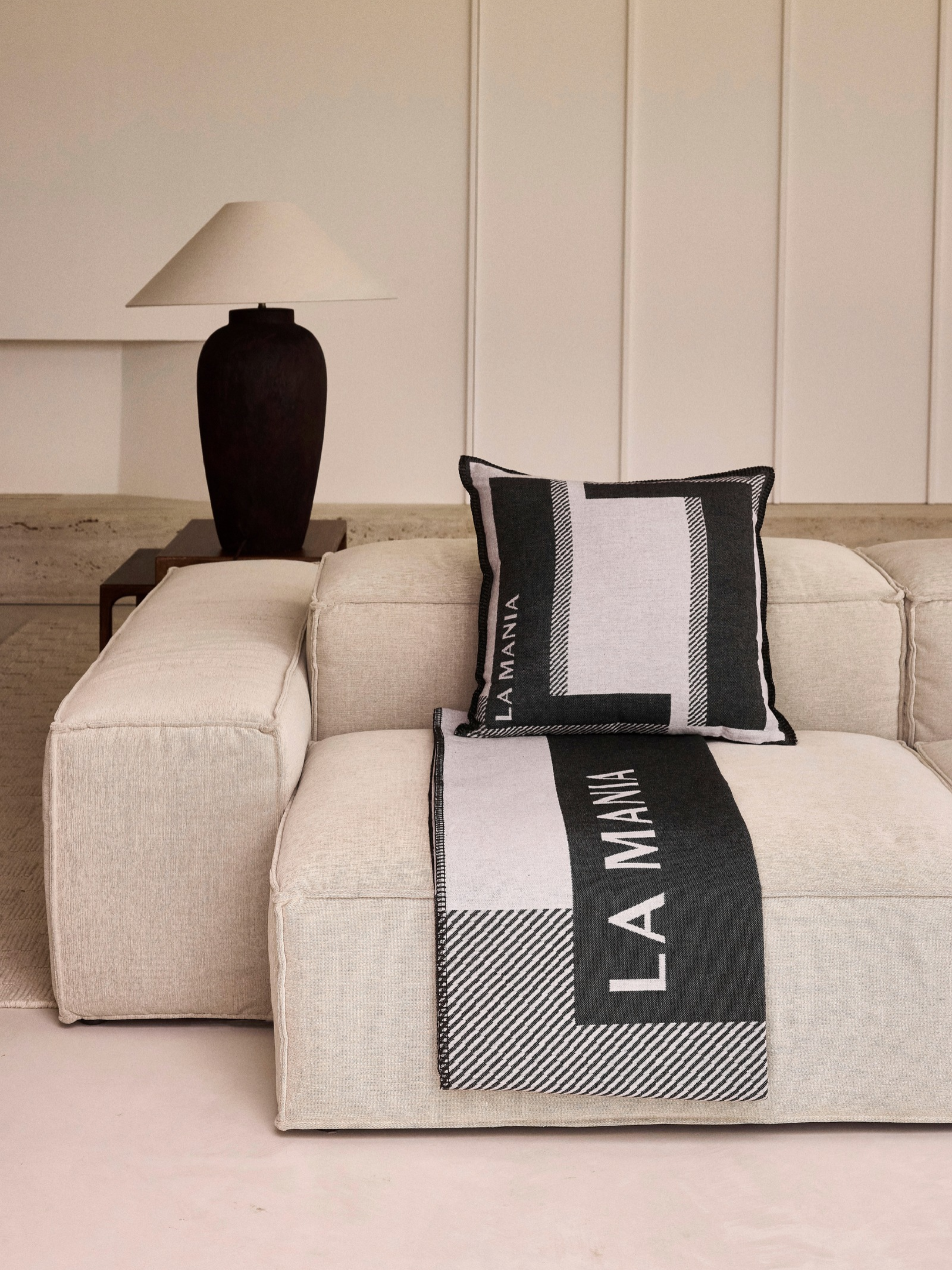 Residence I cushion