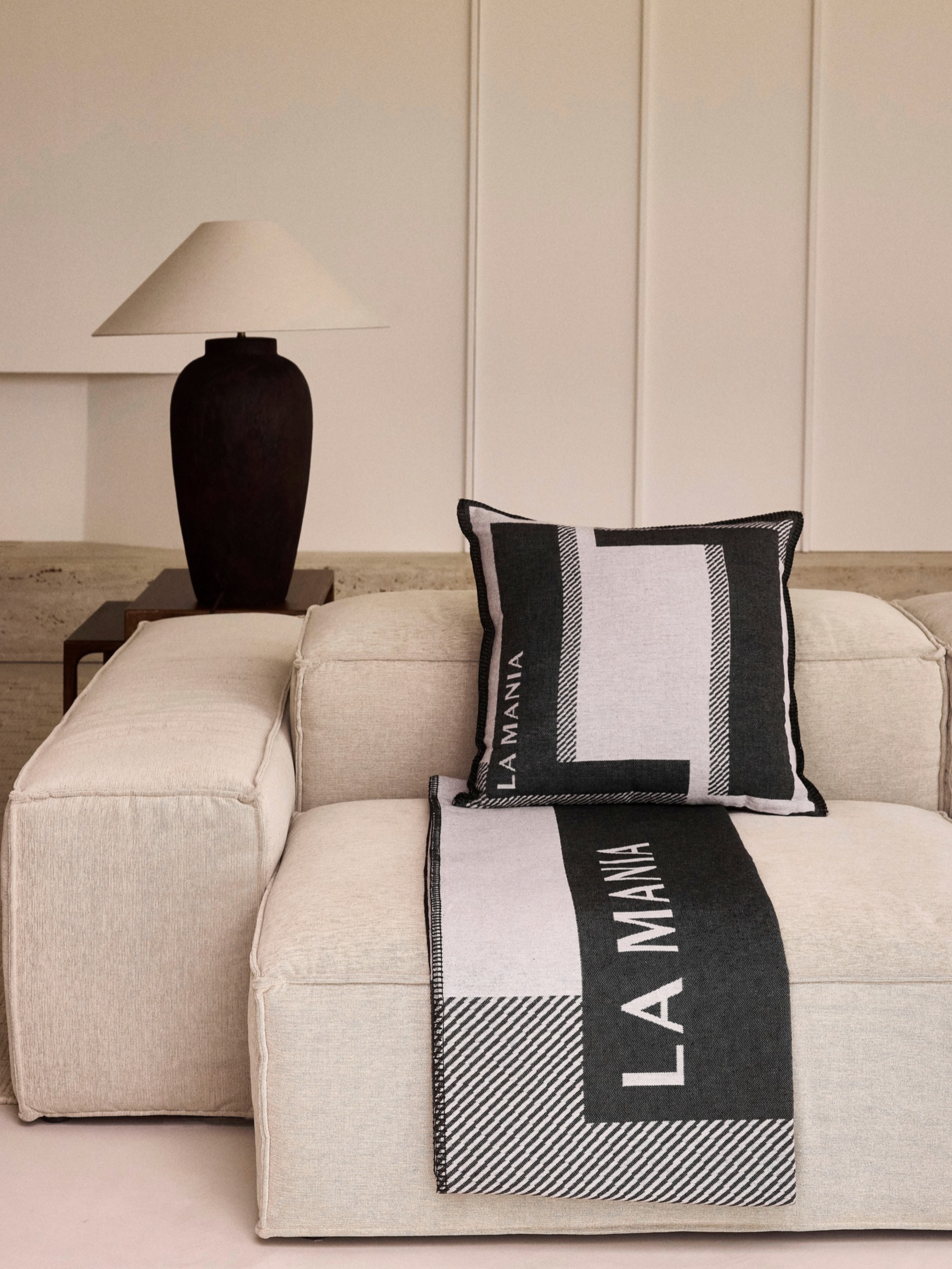 Residence I blanket