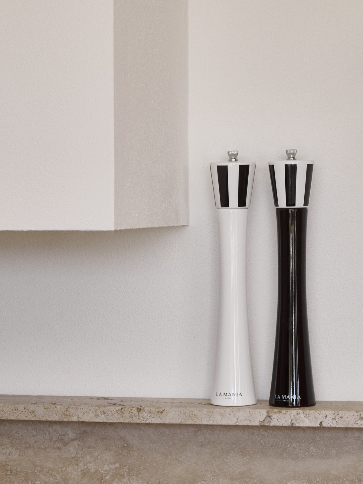 Salt grinder