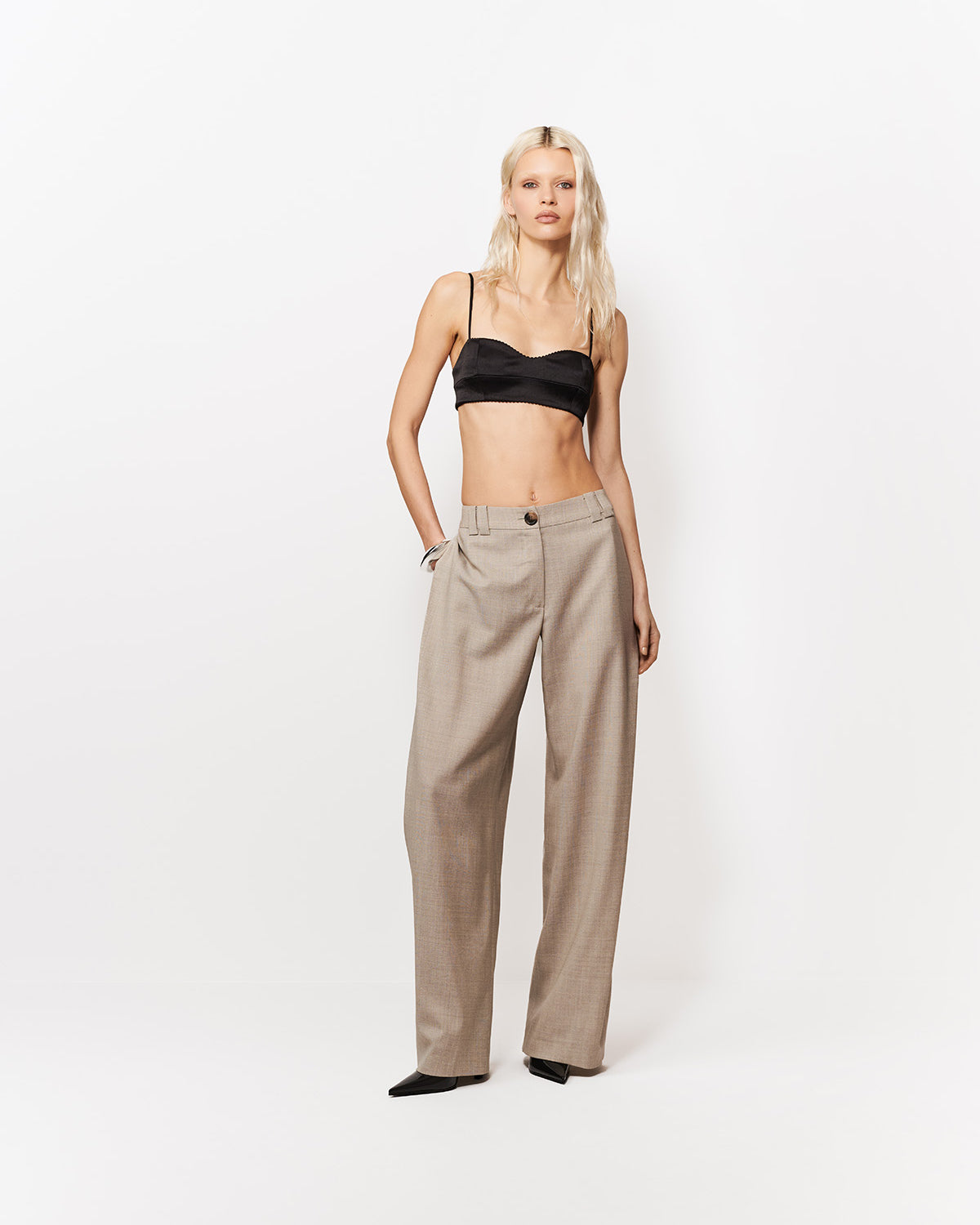 TOP MIYU BLACK