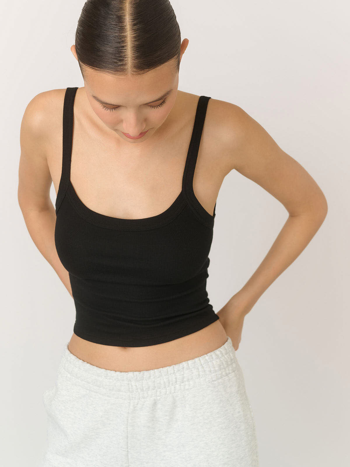 TOP NA RAMIĄCZKACH TESSA BLACK