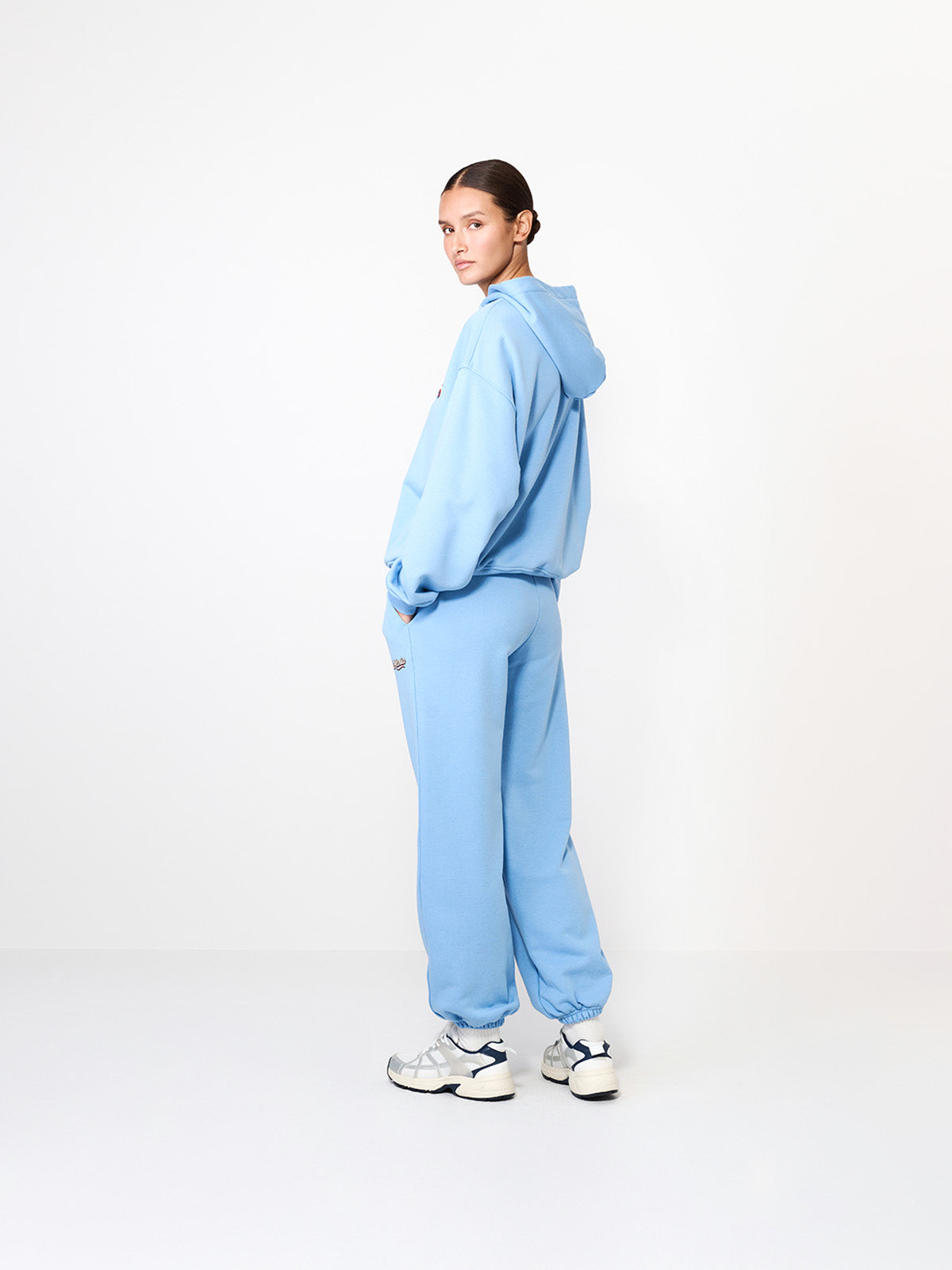 BLUZA Z KAPTUREM TAE BLUE