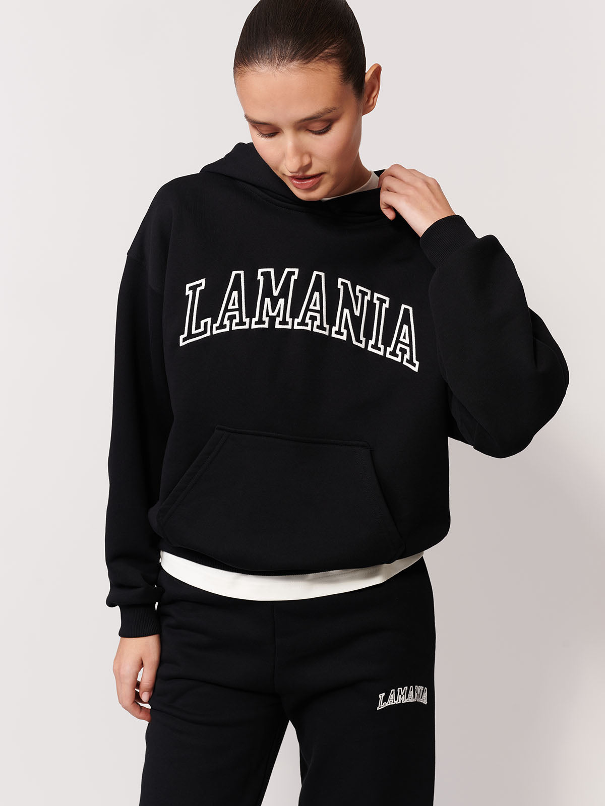 BLUZA Z KAPTUREM PERFECT BLACK