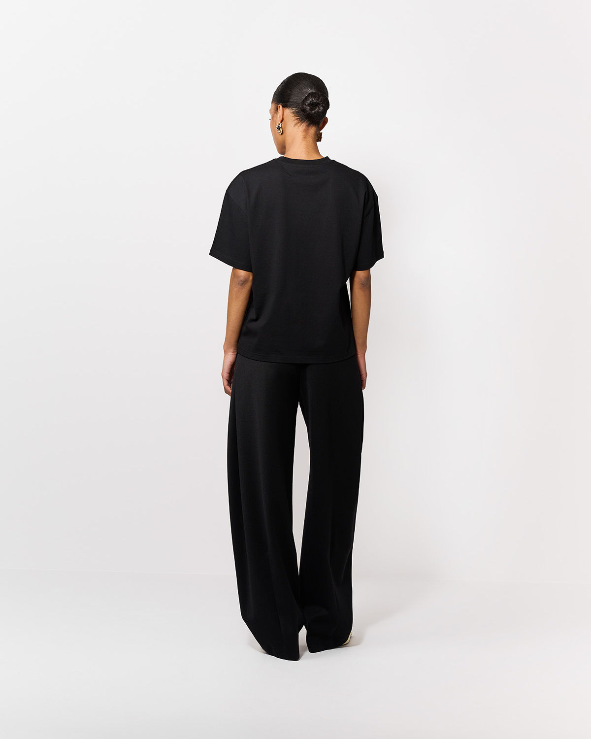T-SHIRT RIHO BLACK