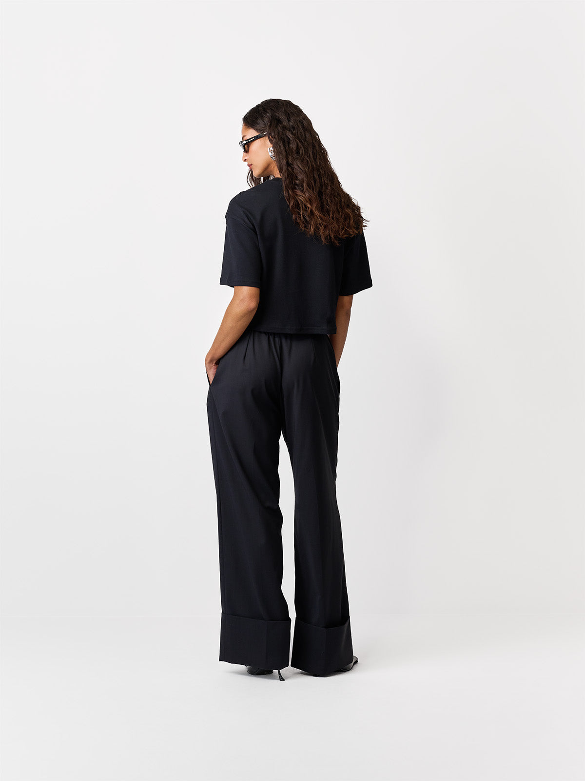 T-SHIRT TOLA BLACK