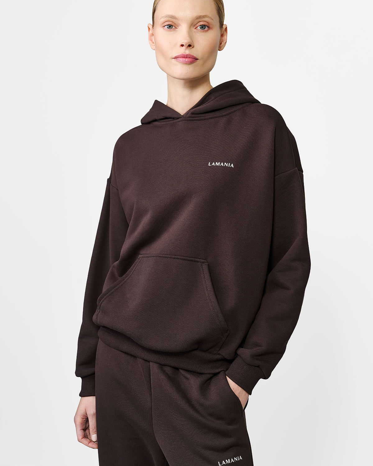 BLUZA Z KAPTUREM TRACK DARK CHOCOLATE