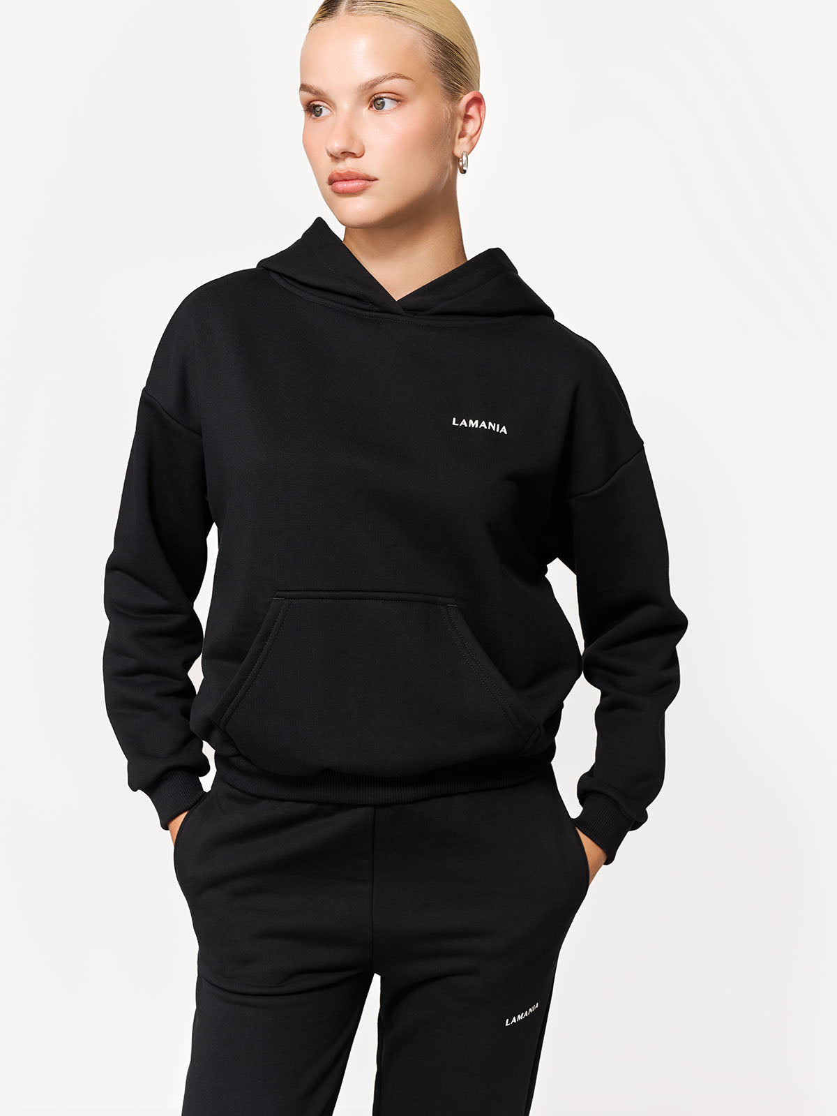 BLUZA Z KAPTUREM TRACK BLACK