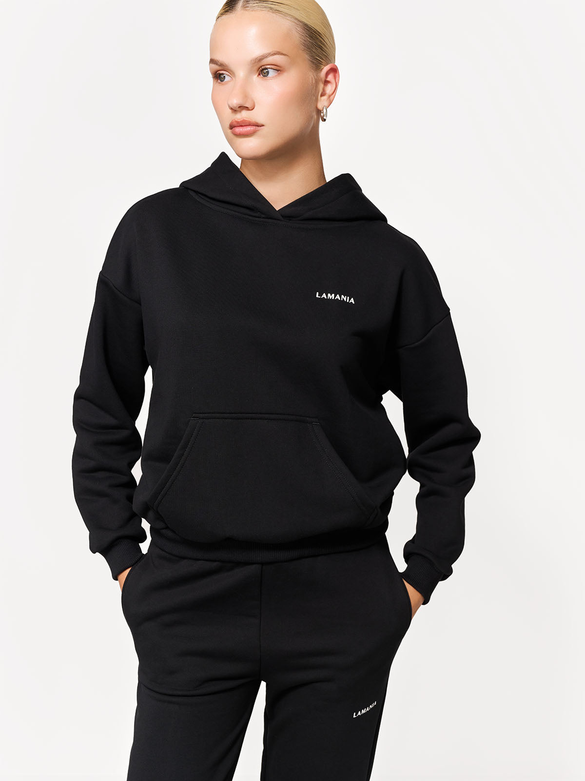 BLUZA Z KAPTUREM TRACK BLACK