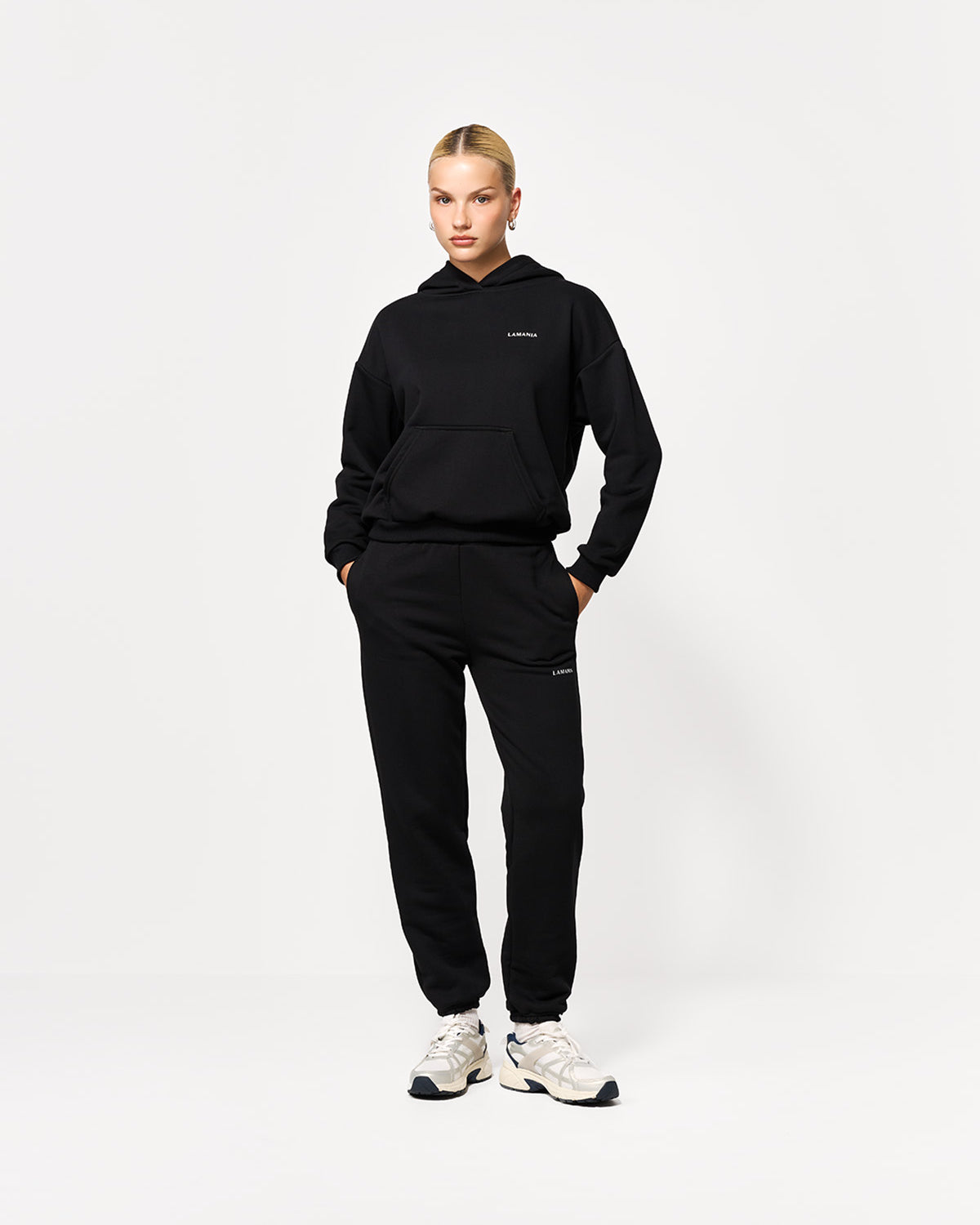 BLUZA Z KAPTUREM TRACK BLACK